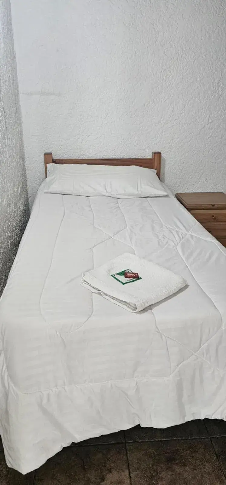 Standard Twin Room with Shared Bathroom - single occupancy in Portal Norte 170 ACOGEDORAS HABITACIONES CON TODOS LOS SERVICIOS Standard Twin Room with Shared Bathroom - single occupancy in Portal Norte 170 ACOGEDORAS HABITACIONES CON TODOS LOS SERVICIOS