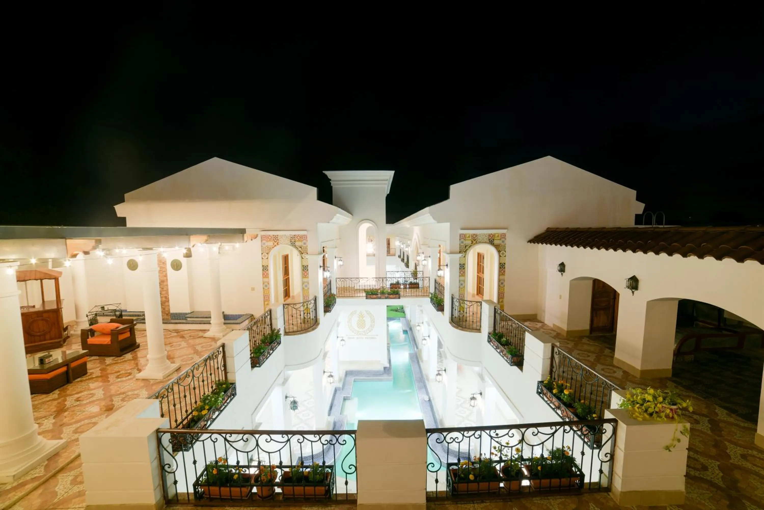 Night in GRAN HOTEL VICTORIA