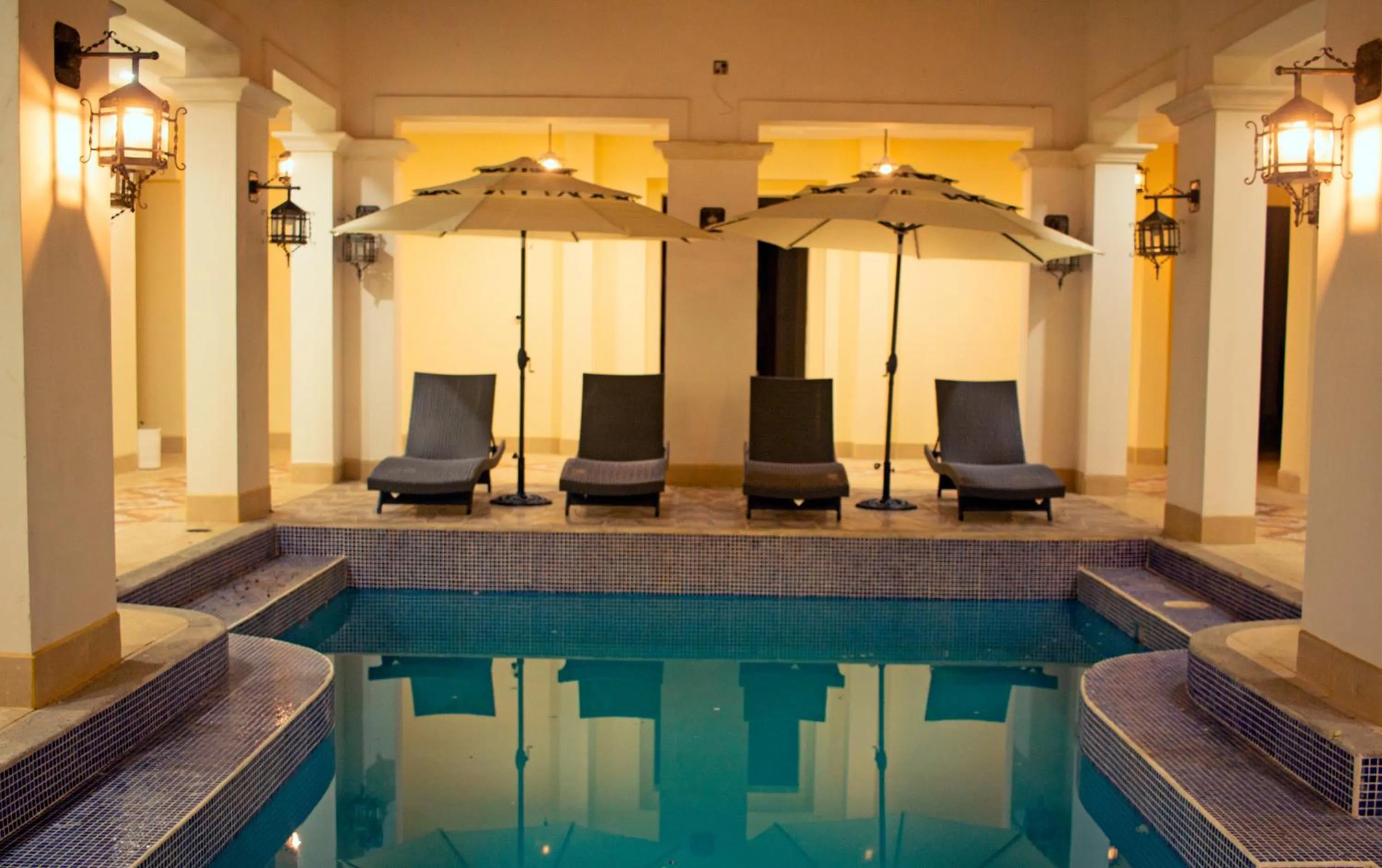 Swimming pool in GRAN HOTEL VICTORIA