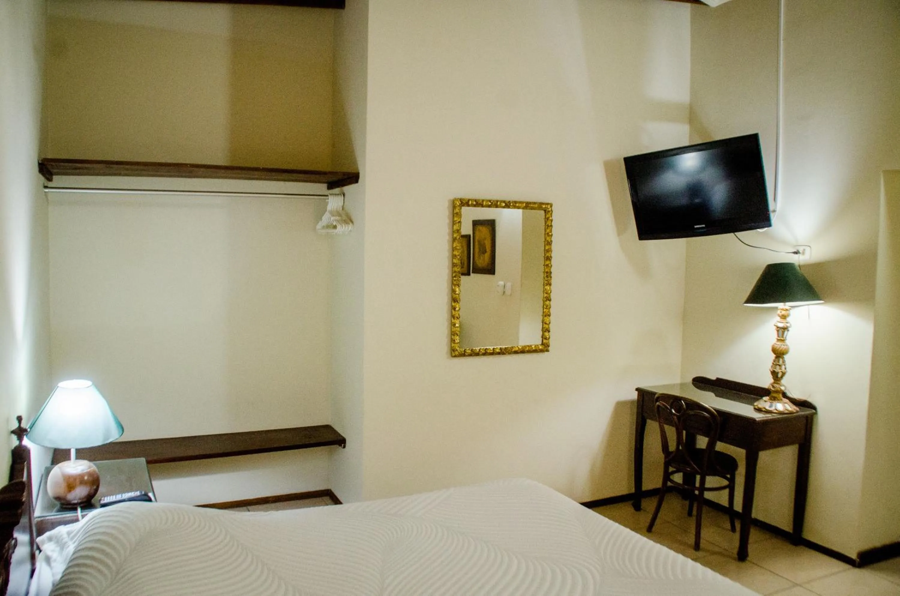 TV and multimedia, Bed in Hotel & Hacienda El Carmelo