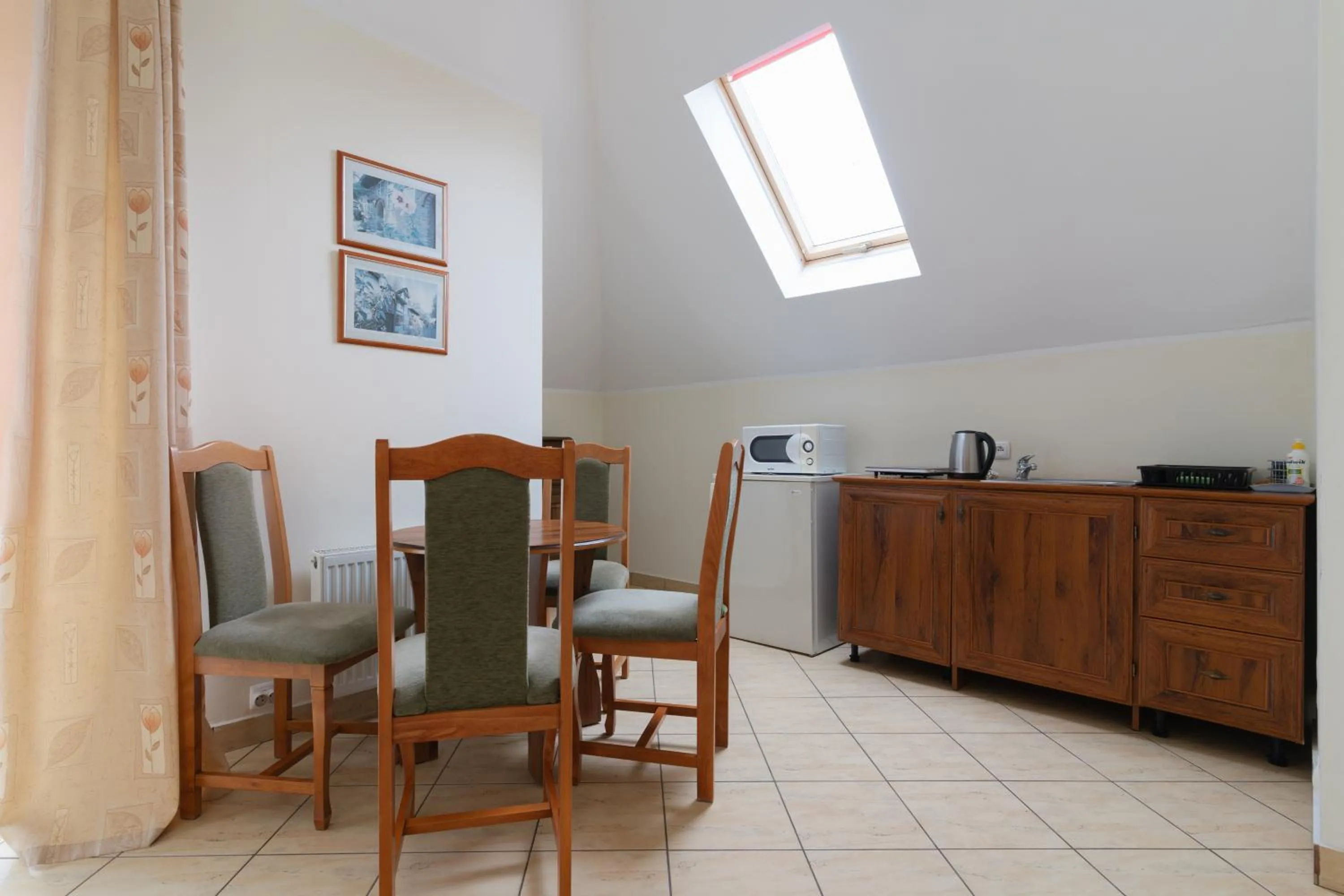Kitchen or kitchenette in Bakster