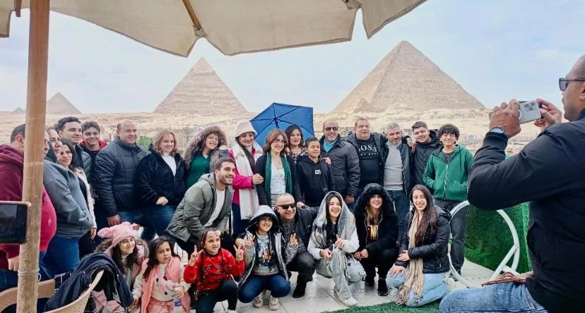 Restaurant/places to eat in Golden Pyramids Inn