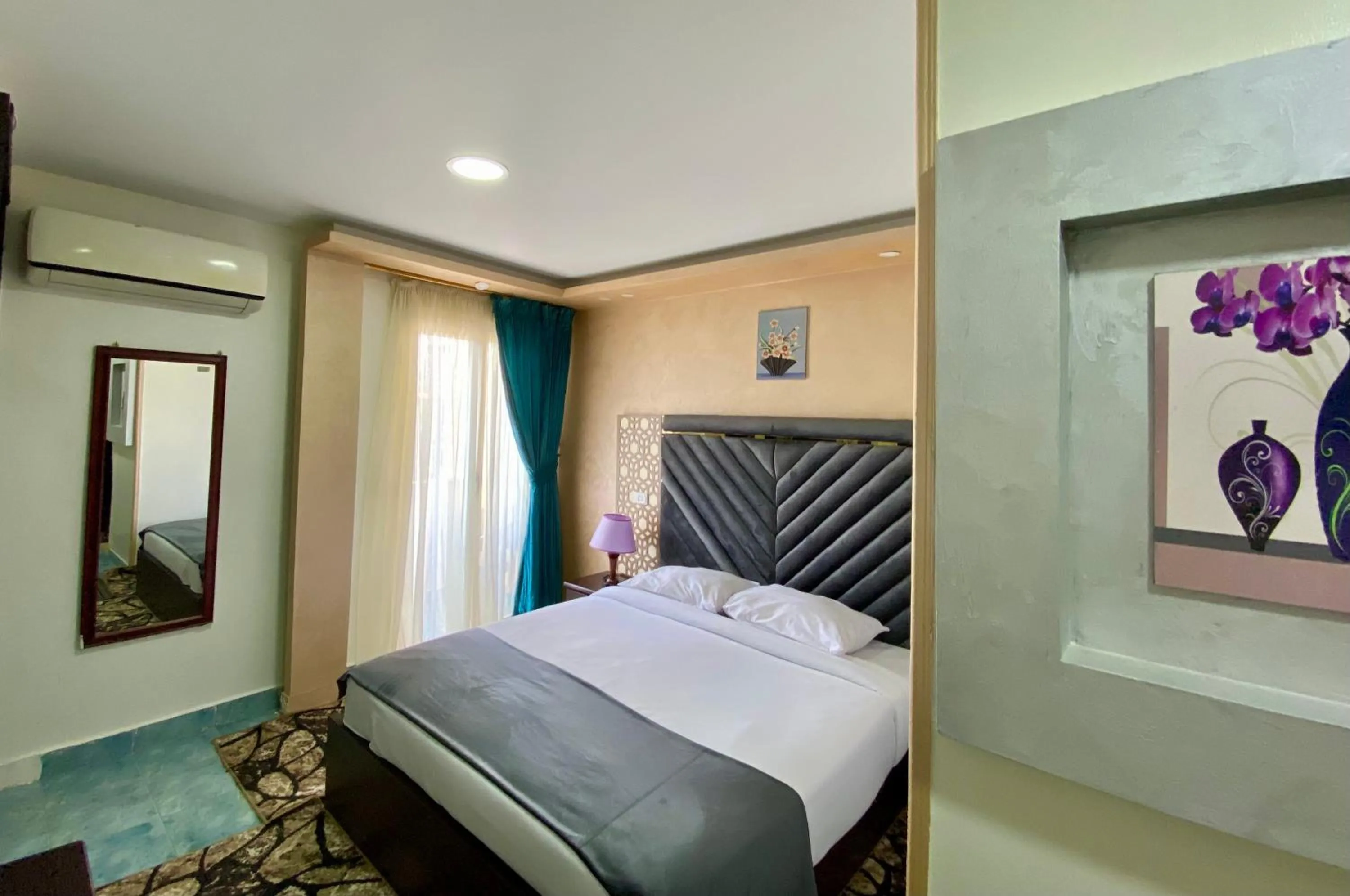 Bed in Golden Pyramids Inn