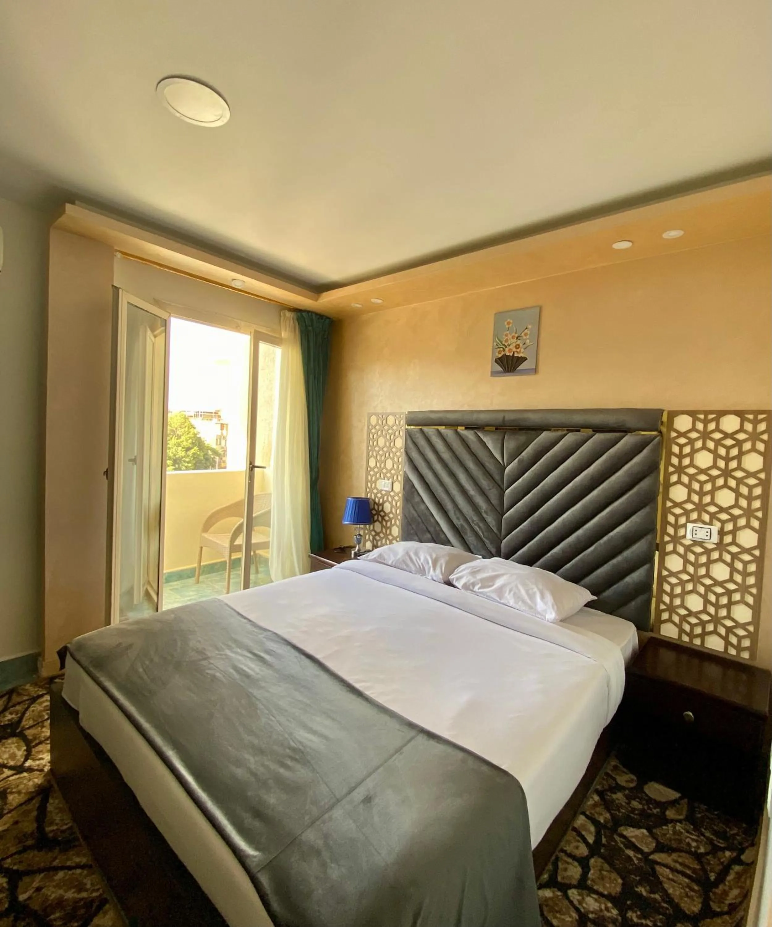 Bed in Golden Pyramids Inn