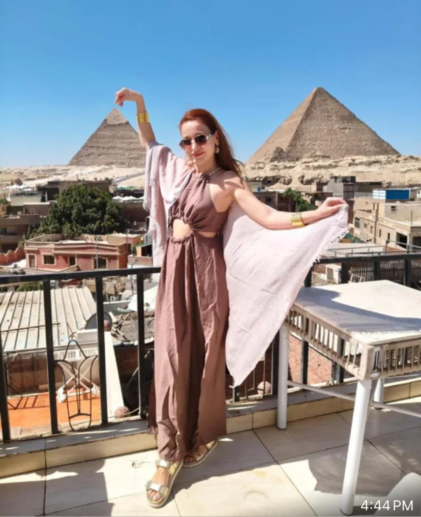 Day in Golden Pyramids Inn