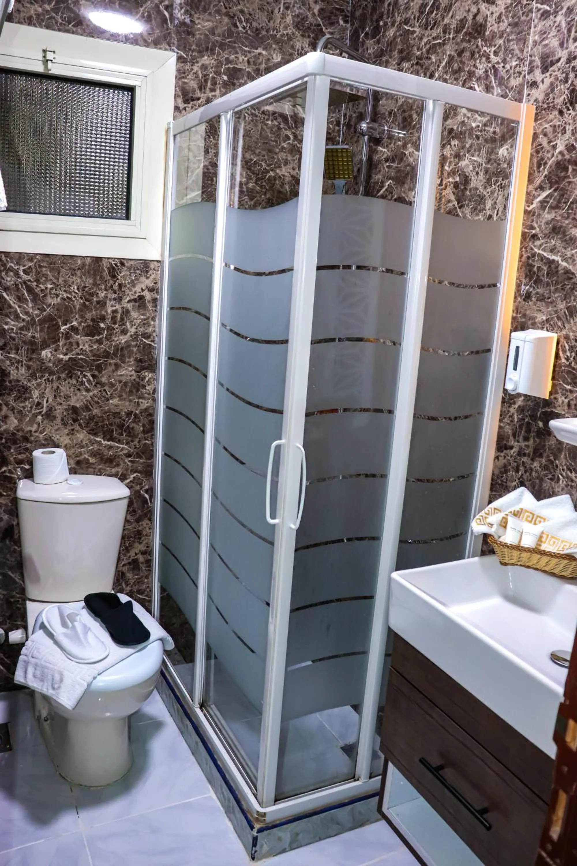 Shower in Golden Pyramids Inn