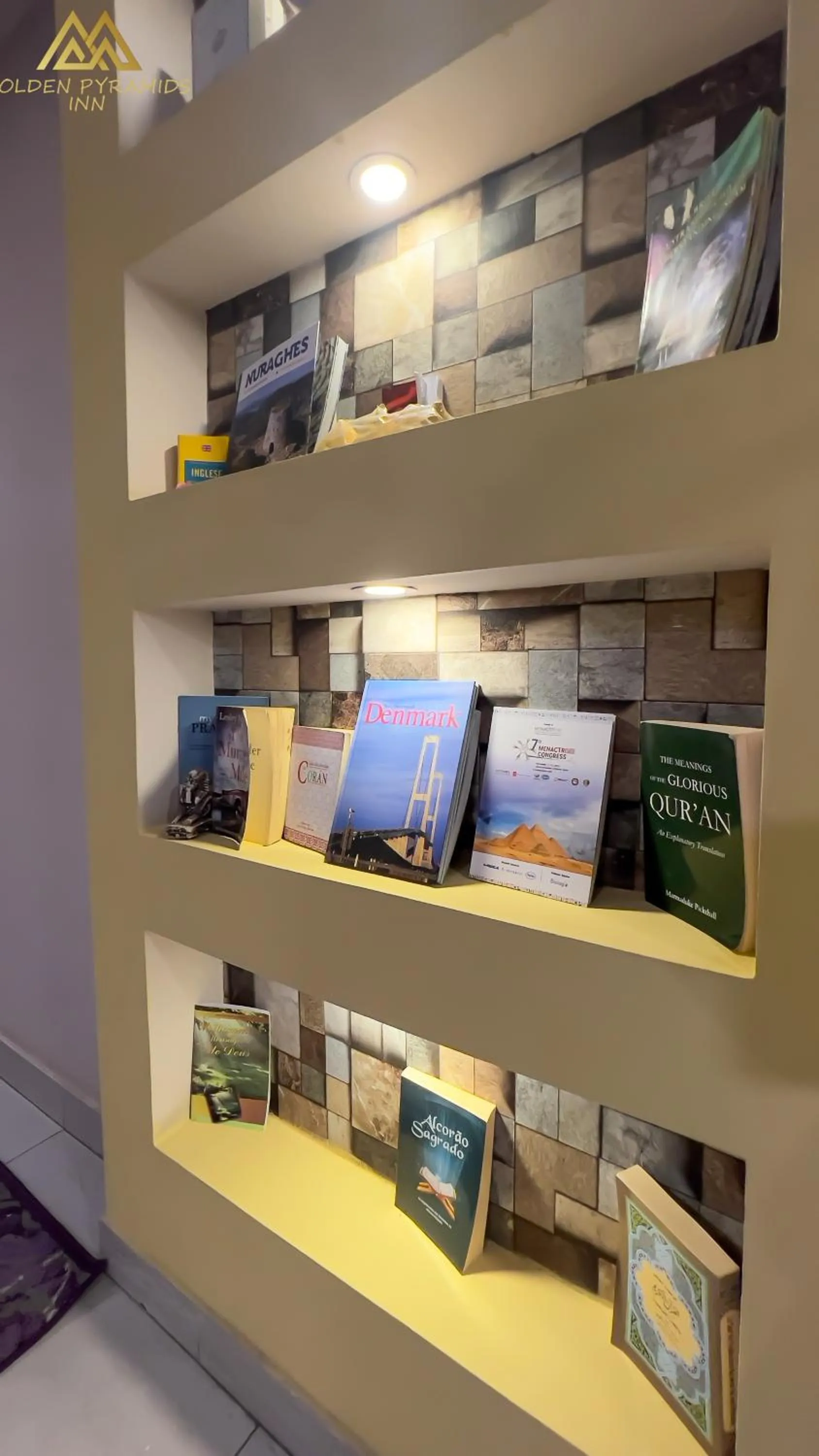 Library in Golden Pyramids Inn