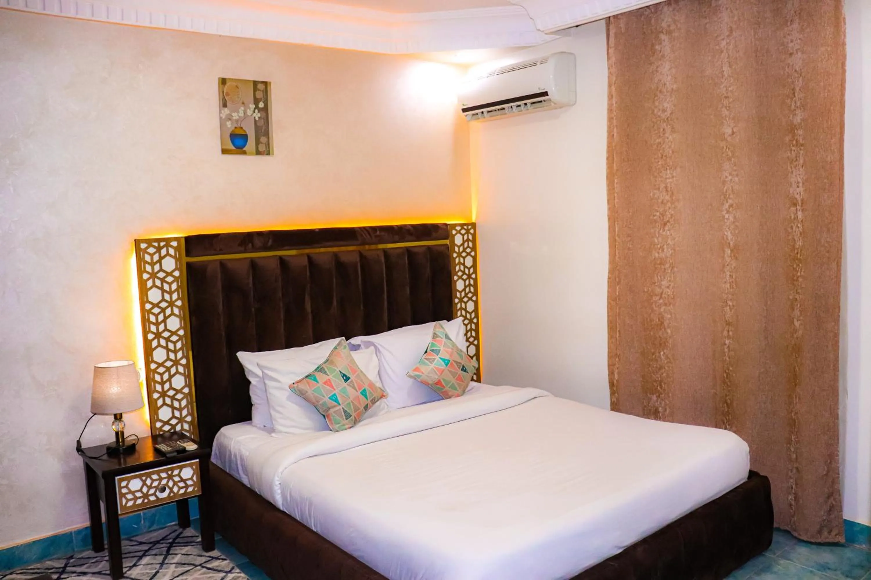 Bed in Golden Pyramids Inn