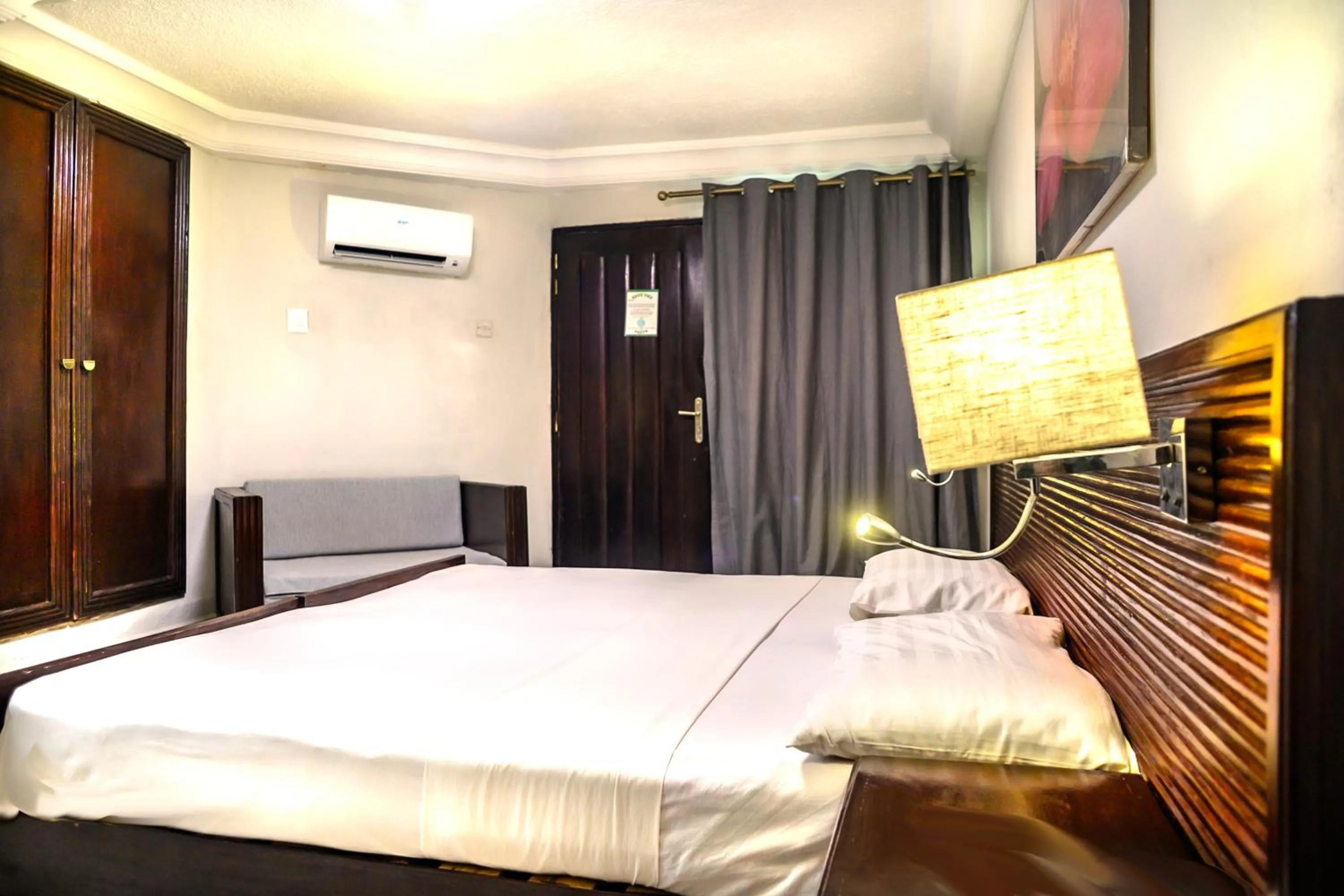 Bedroom in Palm Beach Hotel