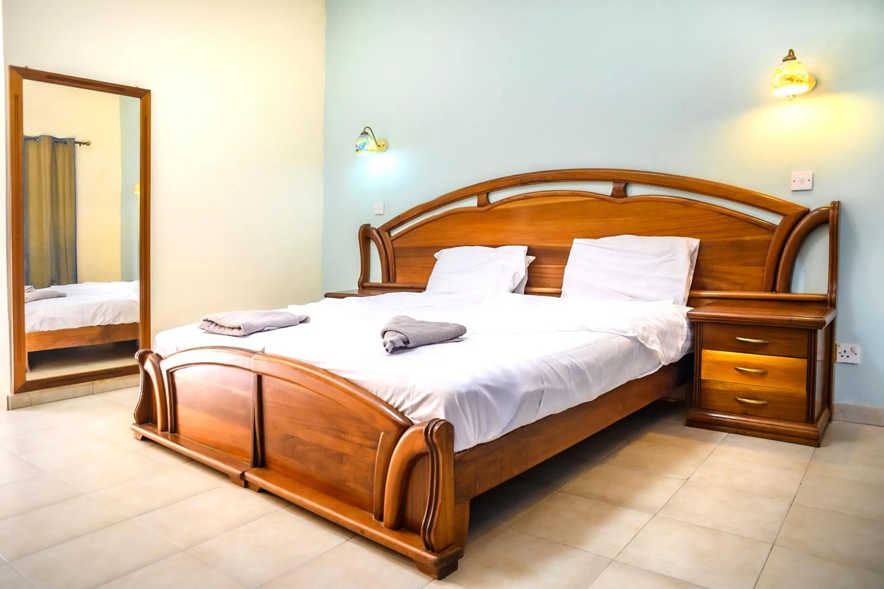 Bedroom in Palm Beach Hotel