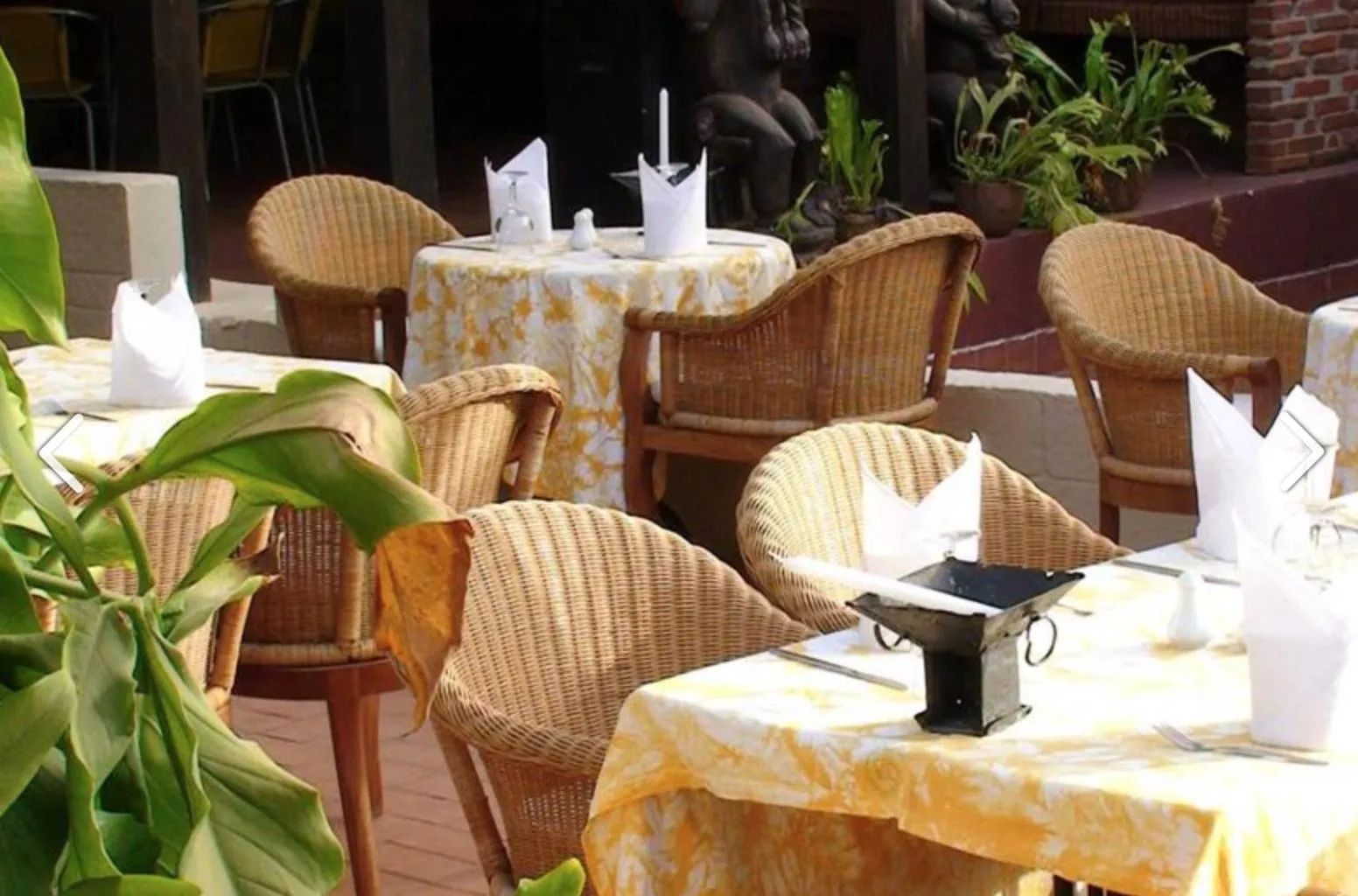 Food and drinks in Bakotu Hotel