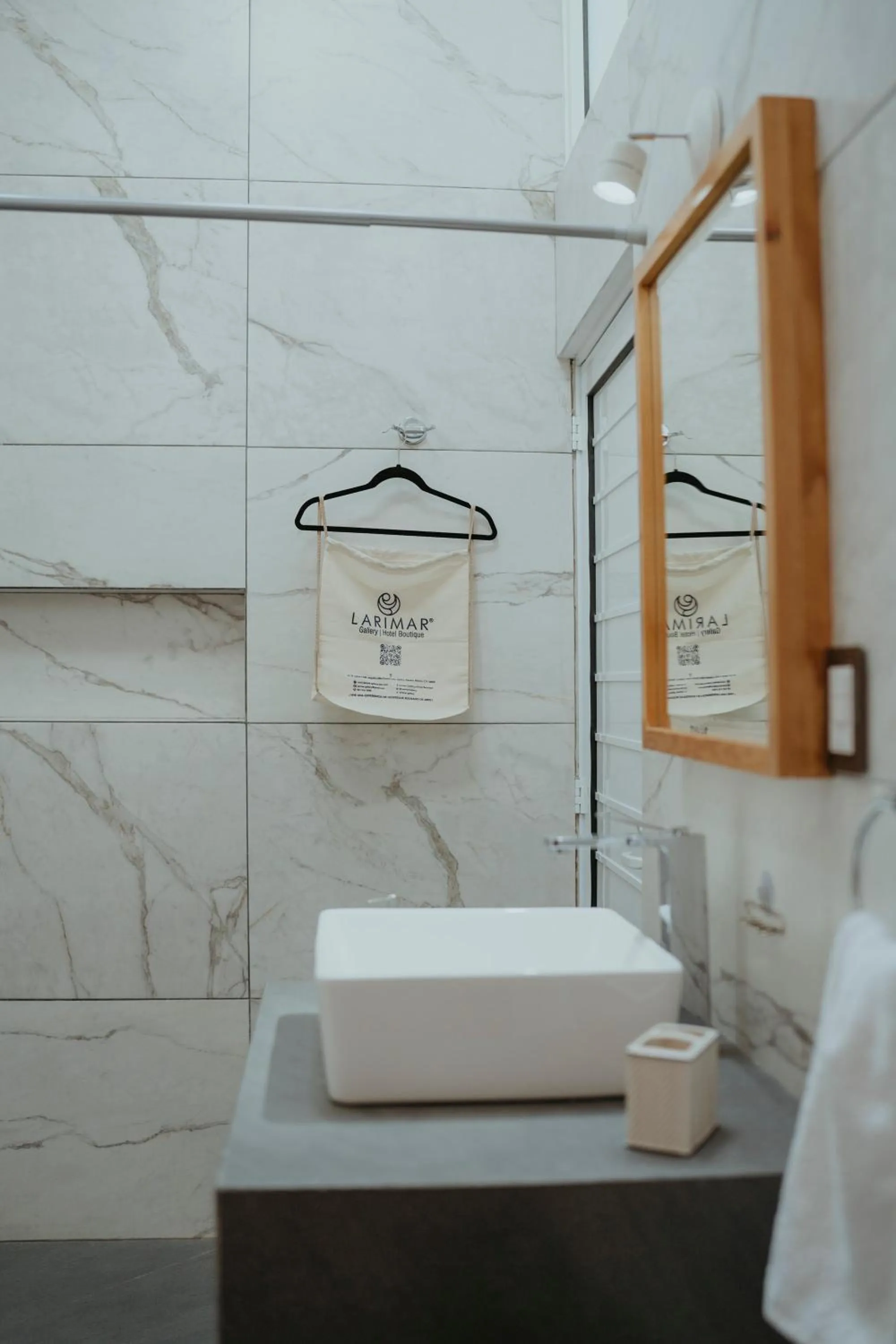 Bathroom in LARIMAR Gallery y Hotel Boutique