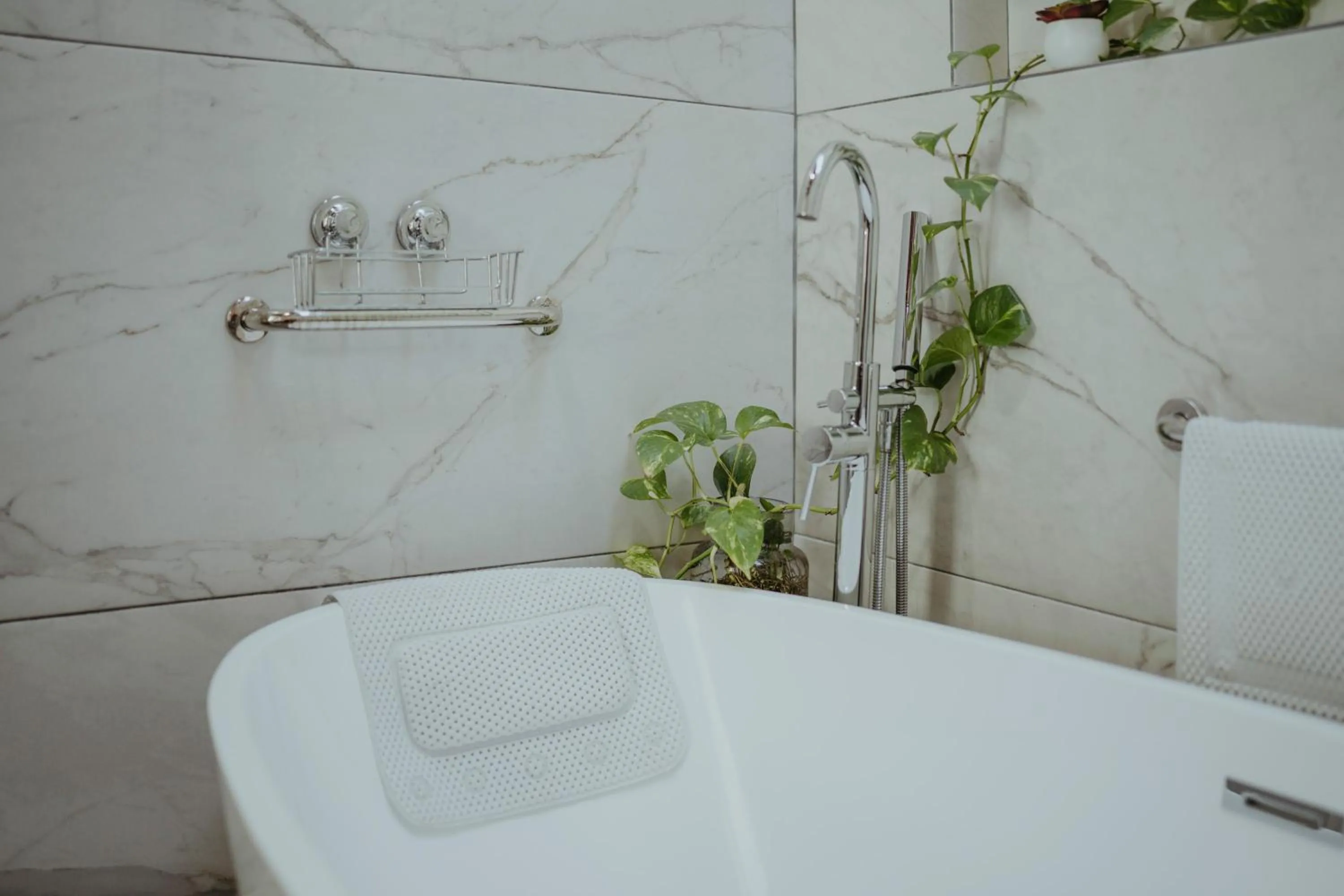 Shower in LARIMAR Gallery y Hotel Boutique
