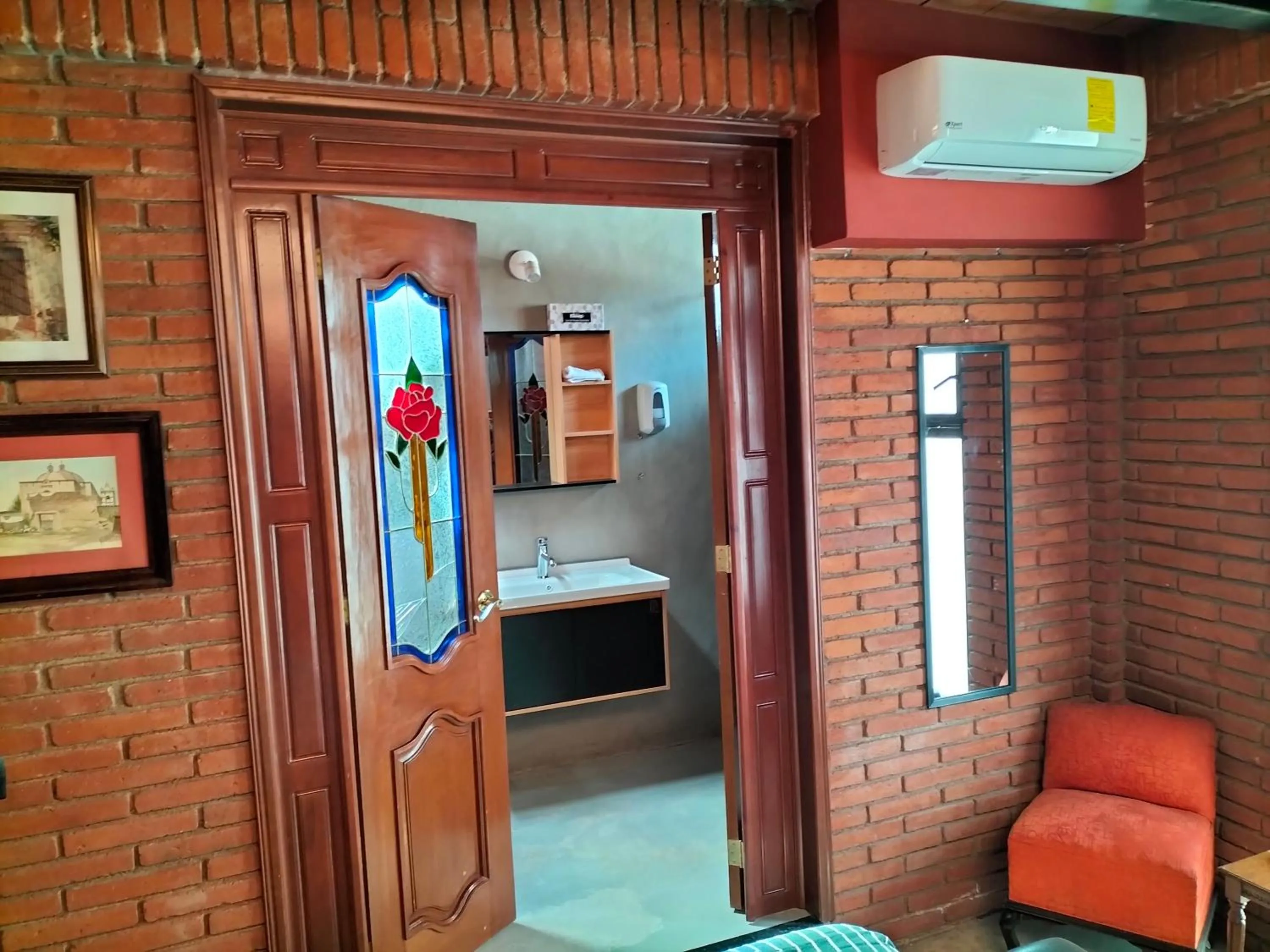 Property building in LARIMAR Gallery y Hotel Boutique