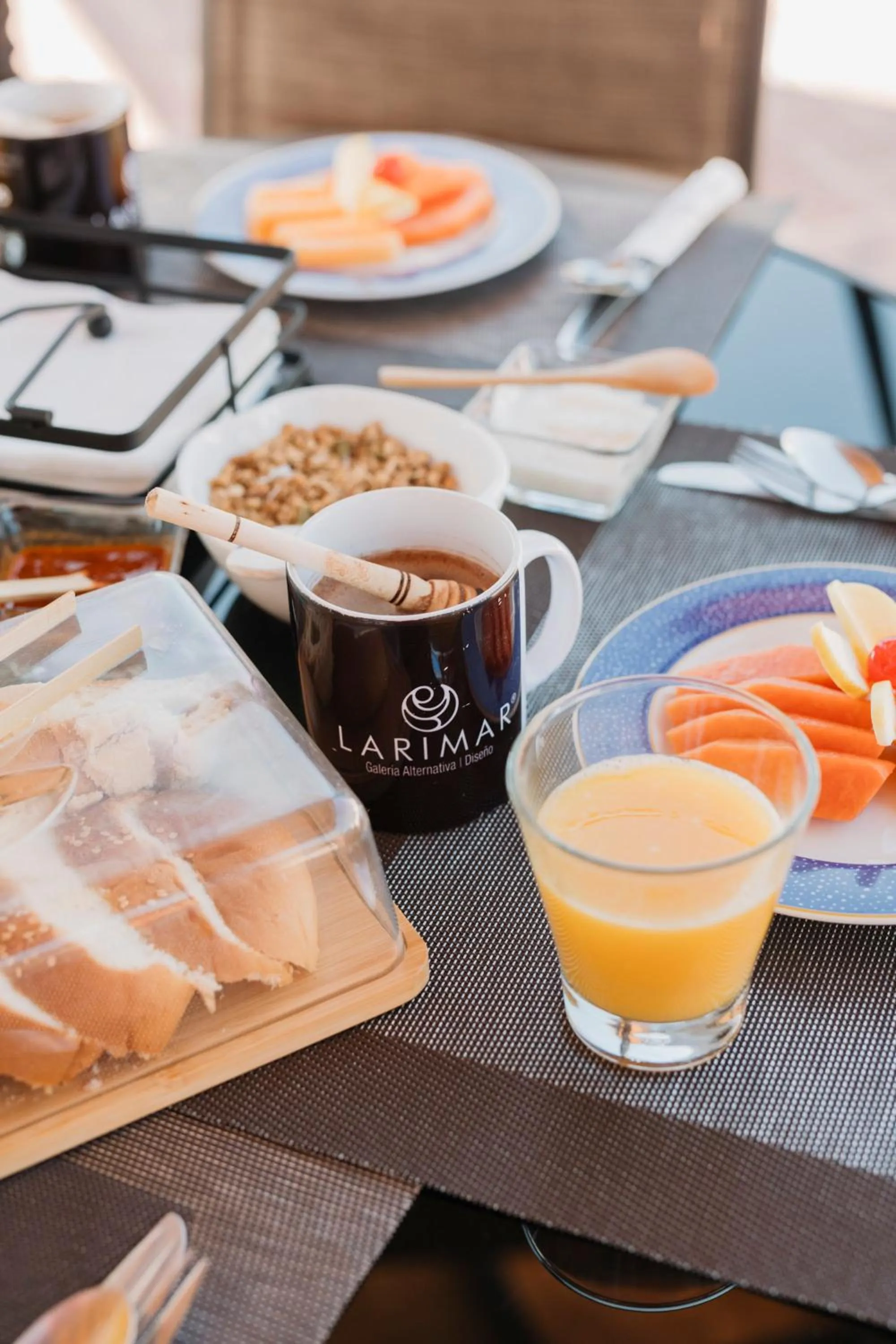 Breakfast in LARIMAR Gallery y Hotel Boutique