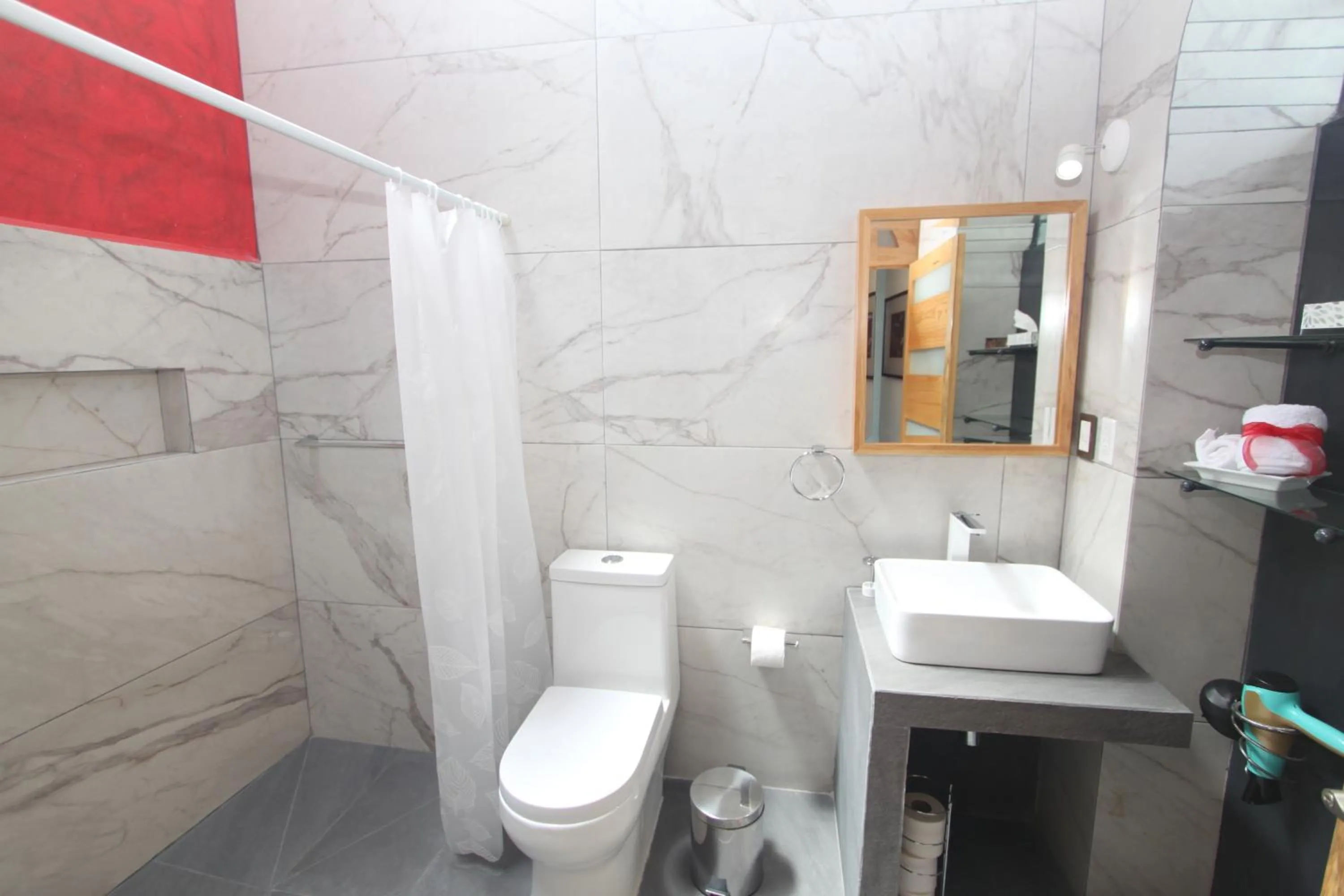 Bathroom in LARIMAR Gallery y Hotel Boutique