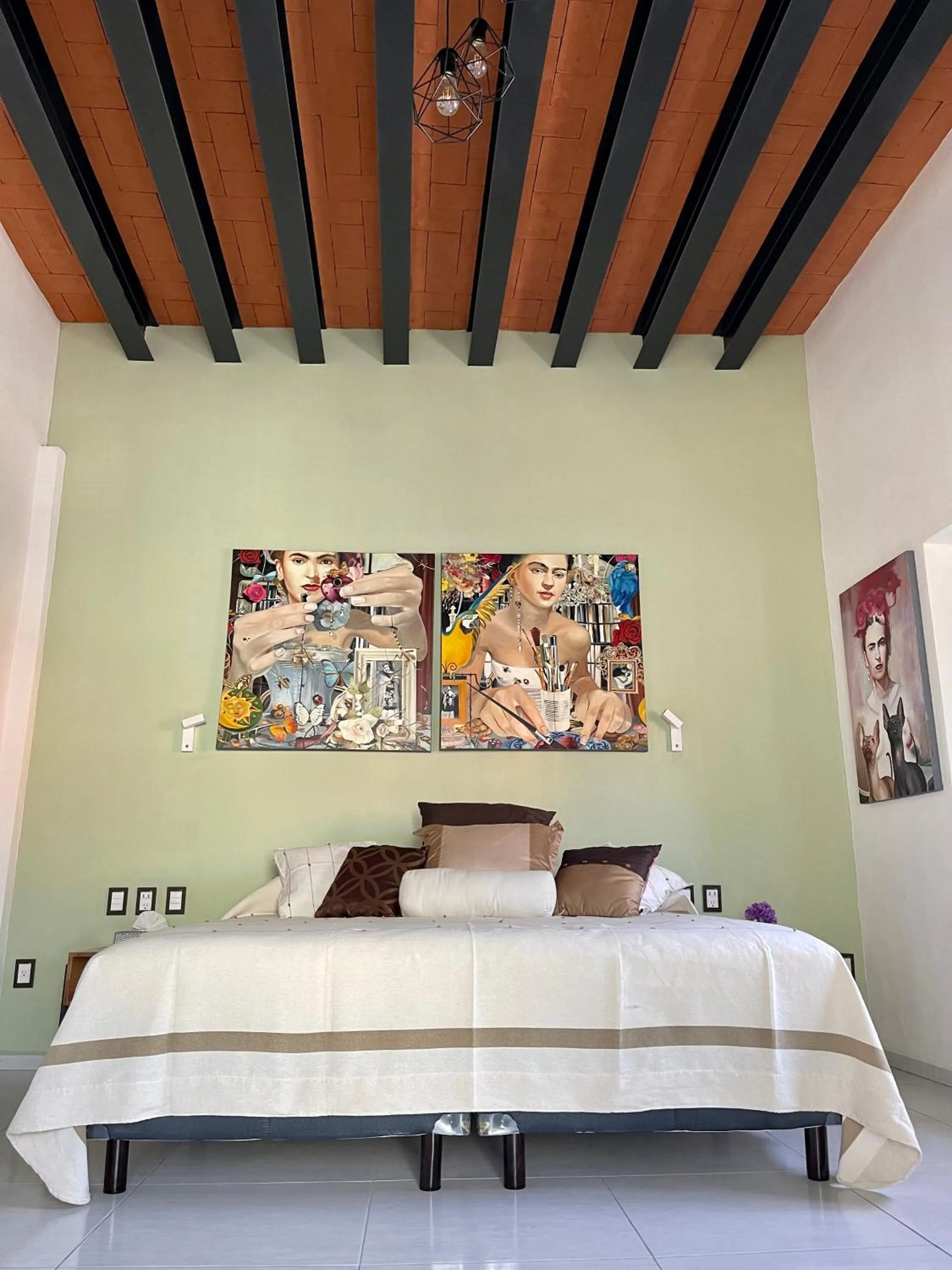 Photo of the whole room, Bed in LARIMAR Gallery y Hotel Boutique