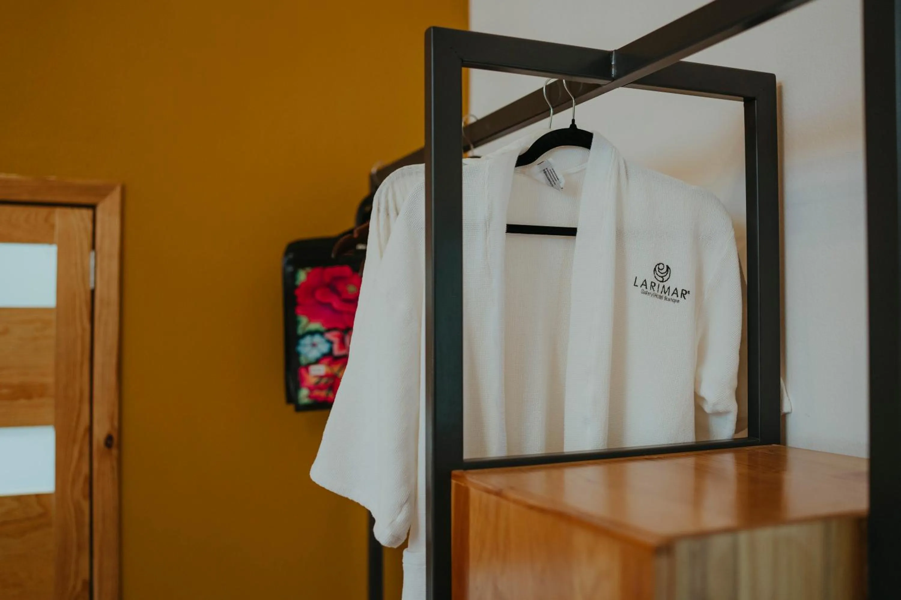 wardrobe in LARIMAR Gallery y Hotel Boutique