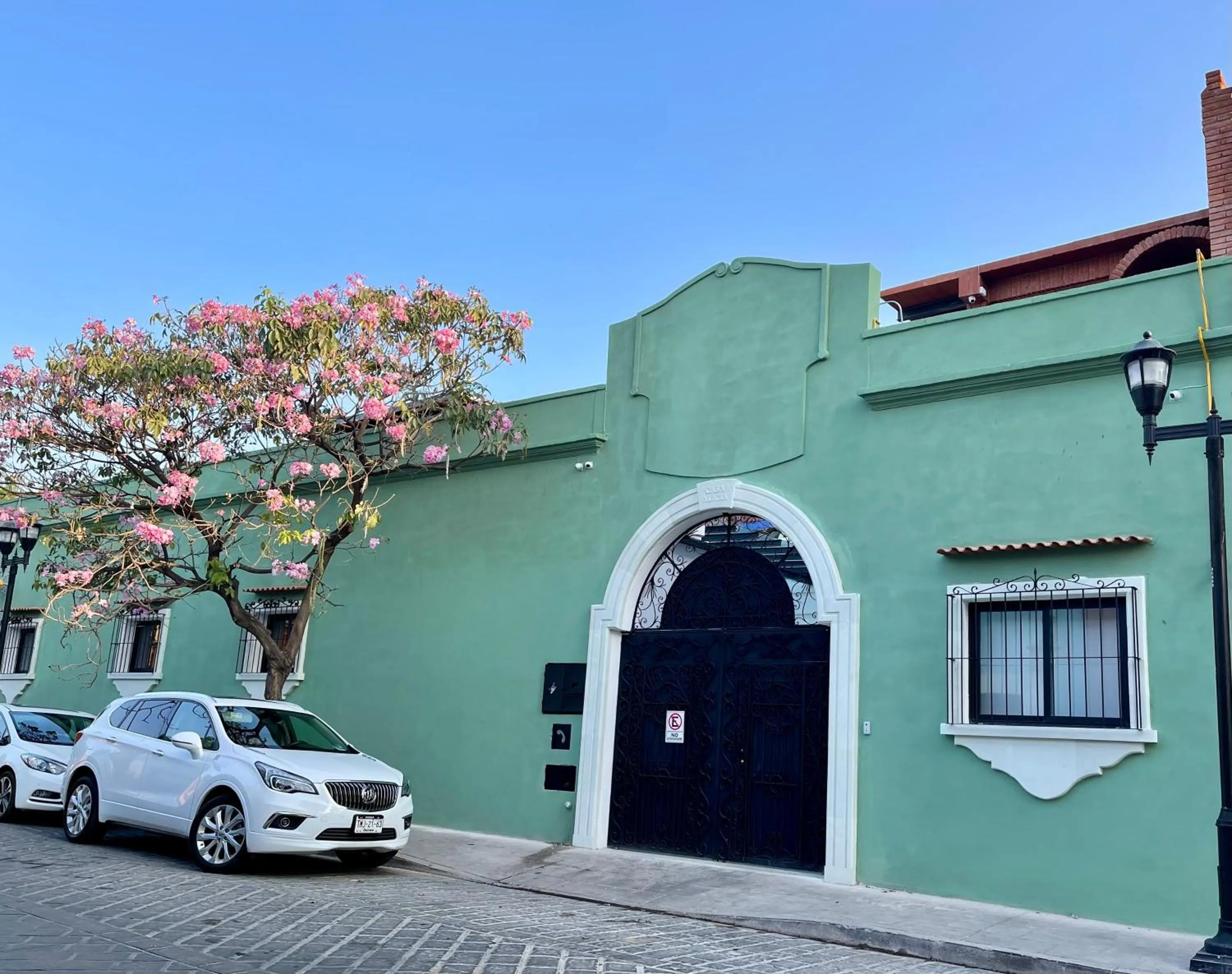 Facade/entrance in LARIMAR Gallery y Hotel Boutique