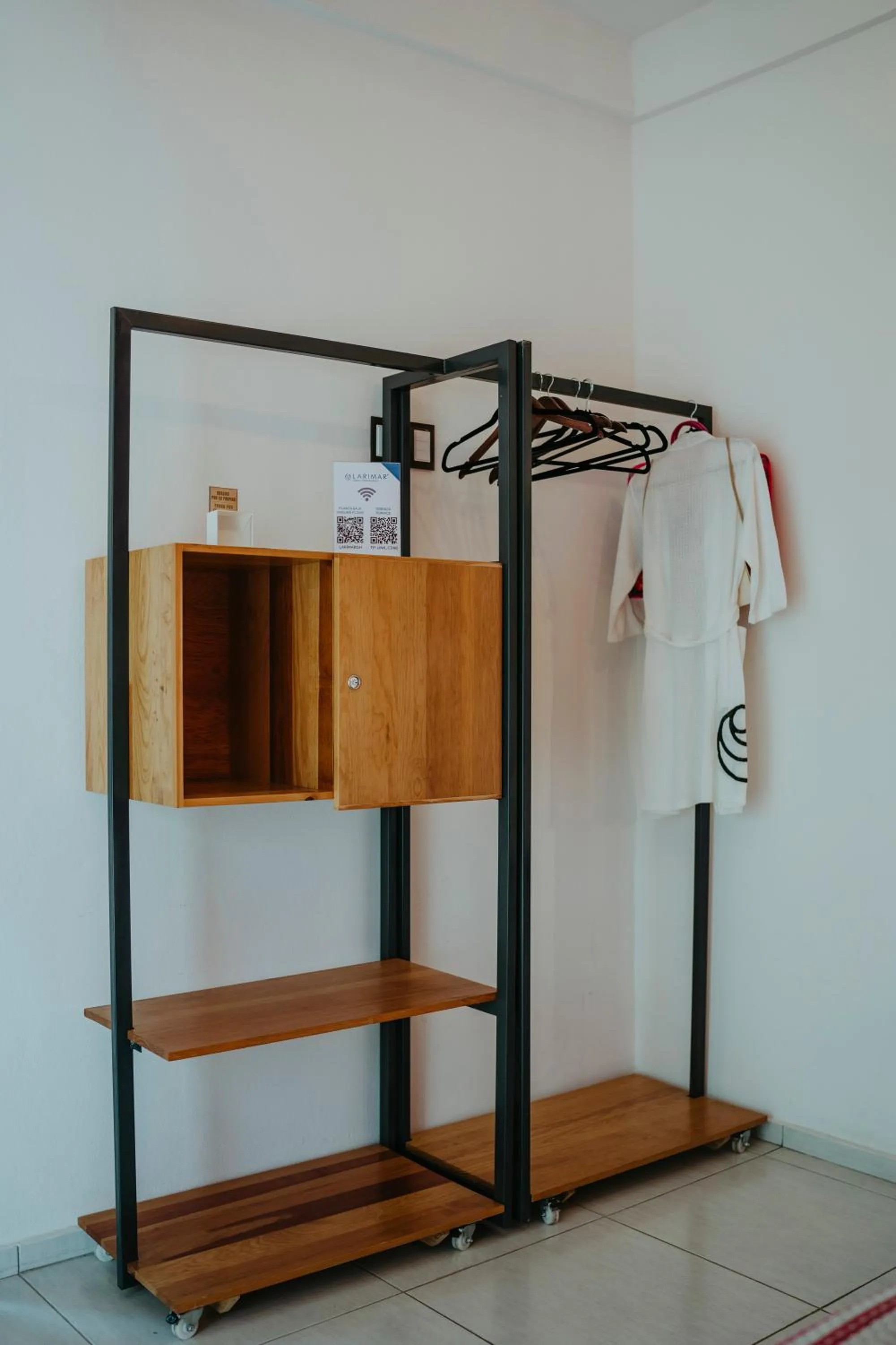 wardrobe in LARIMAR Gallery y Hotel Boutique