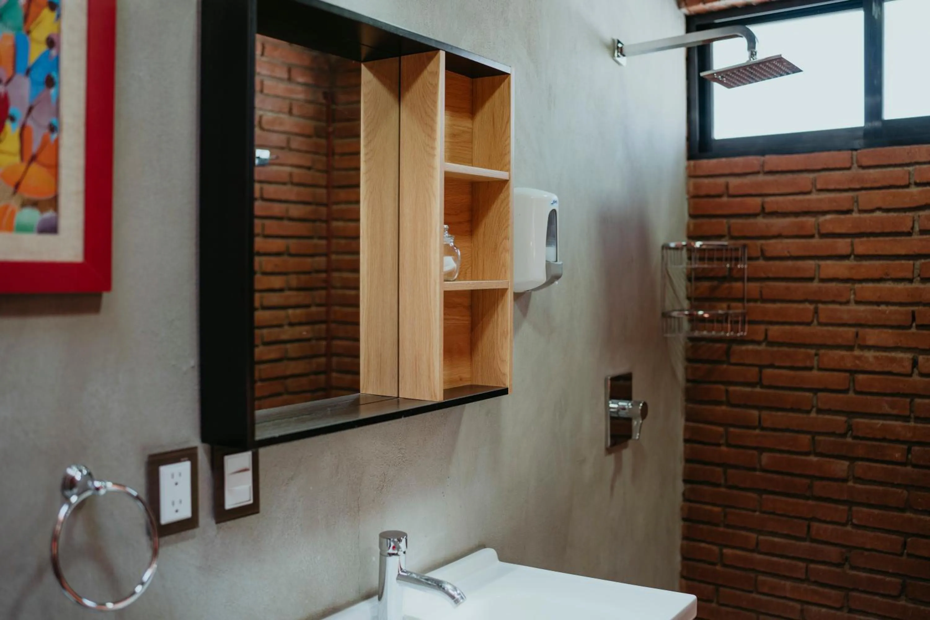 Shower in LARIMAR Gallery y Hotel Boutique