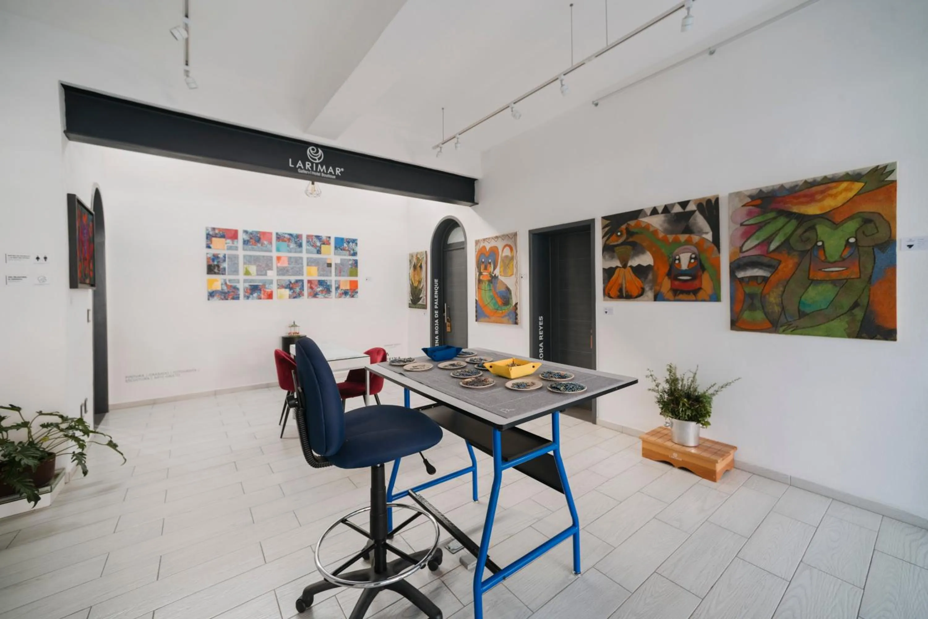 Game Room in LARIMAR Gallery y Hotel Boutique