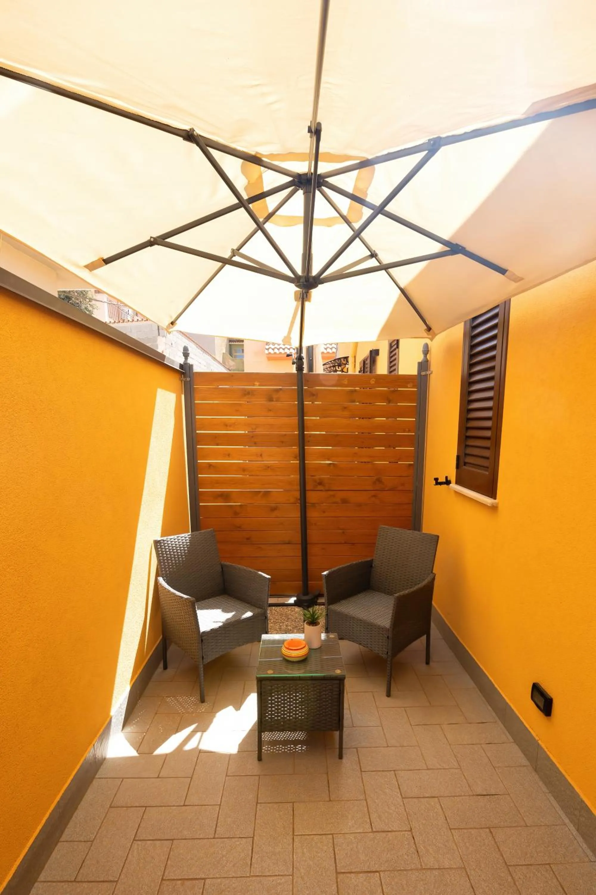 Inner courtyard view in Sunset House