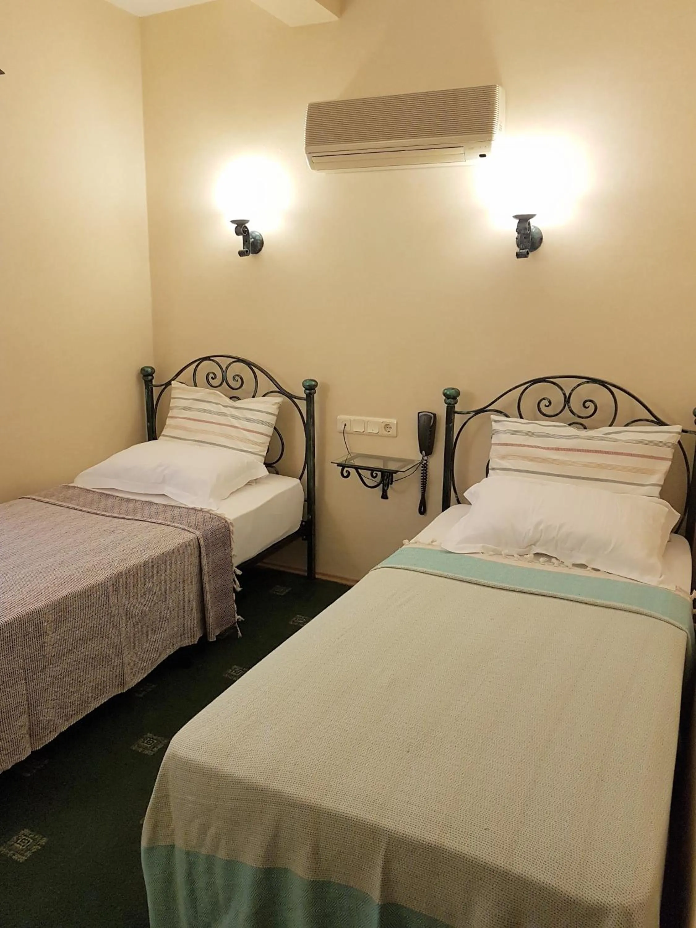 Photo of the whole room in A&B Home Hotel