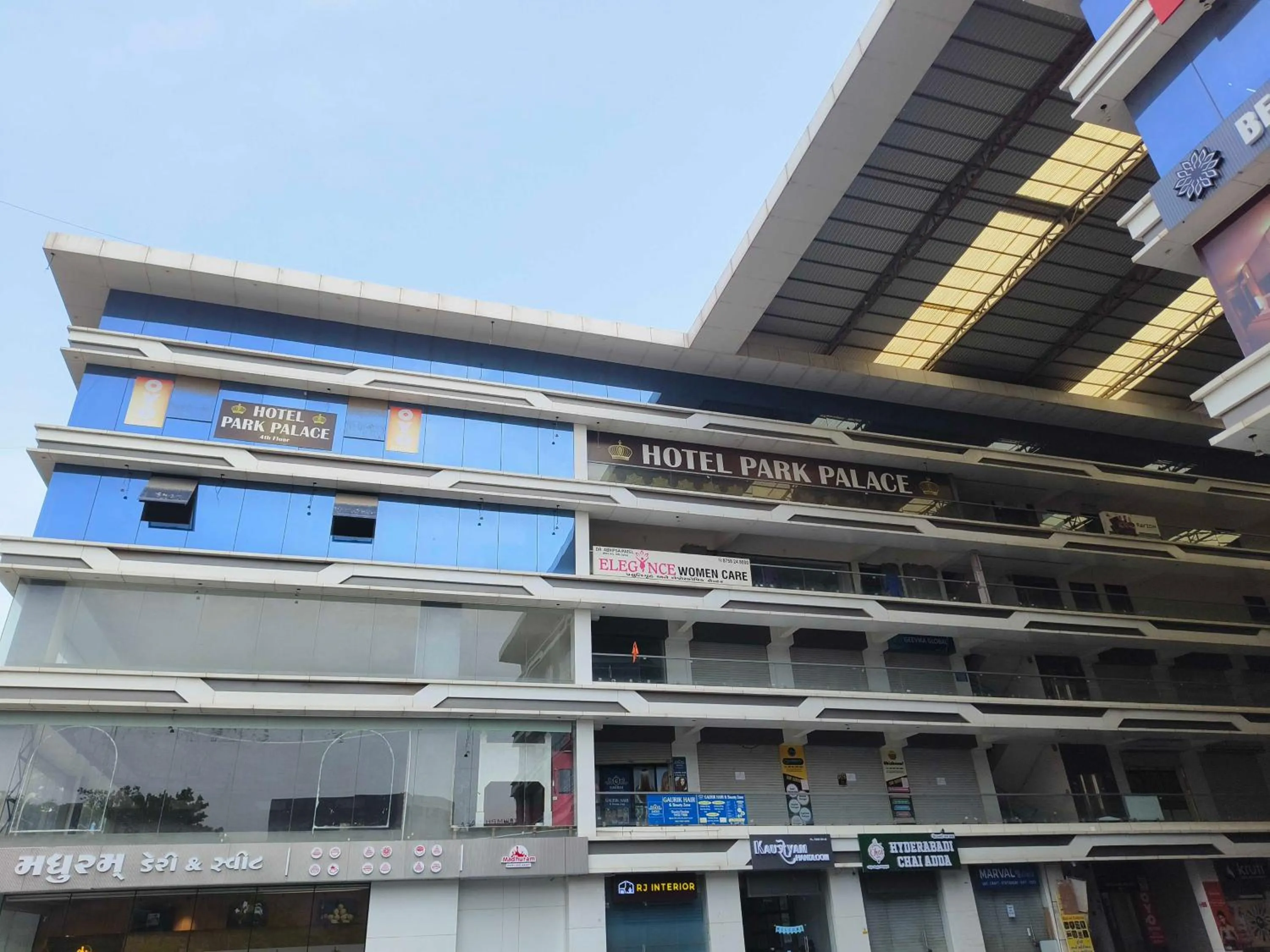 Facade/entrance in Hotel O Park Palace
