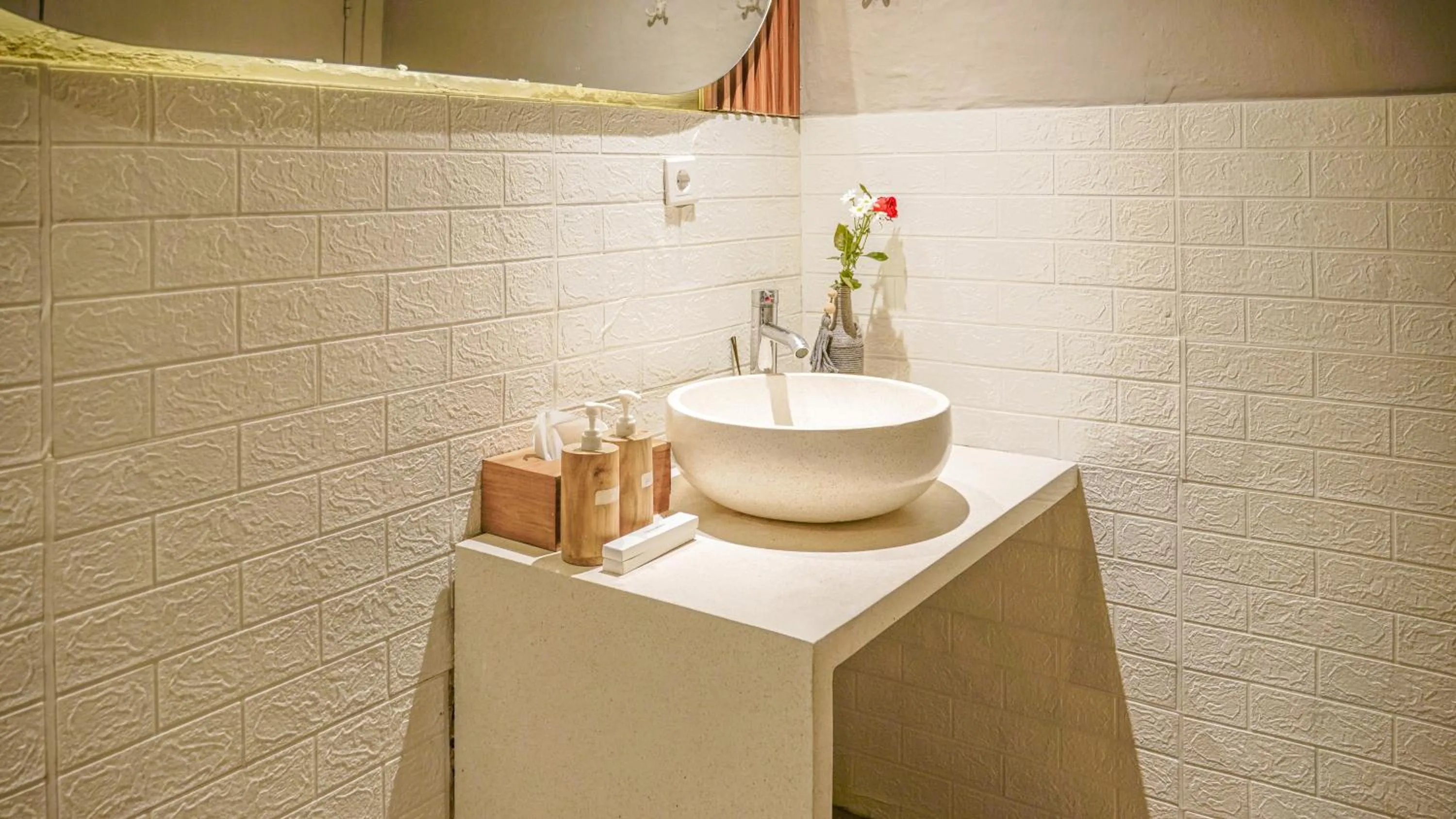 Bathroom in Lokasari Retreat