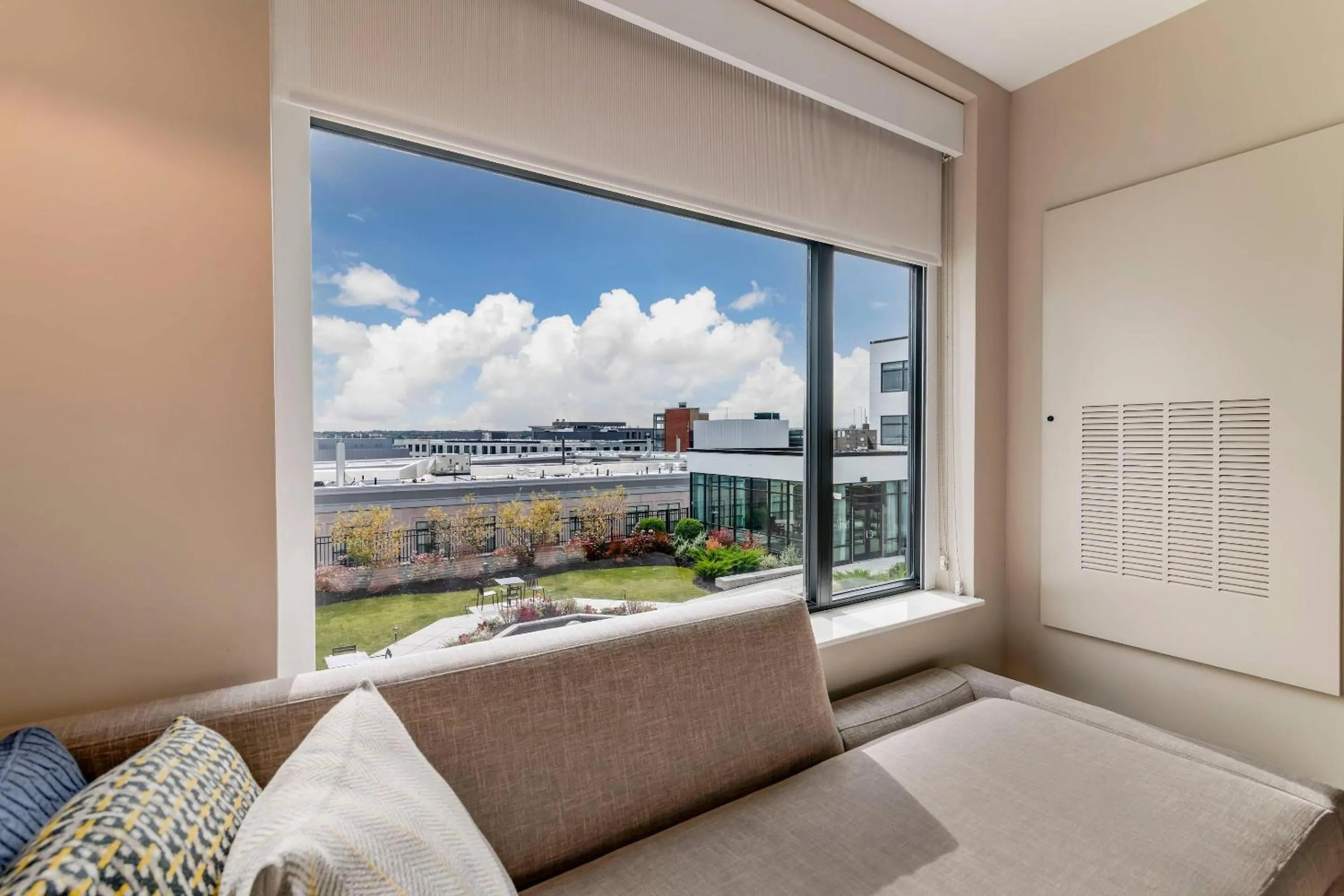 Bedroom in Cambria Hotel Portland Downtown Old Port