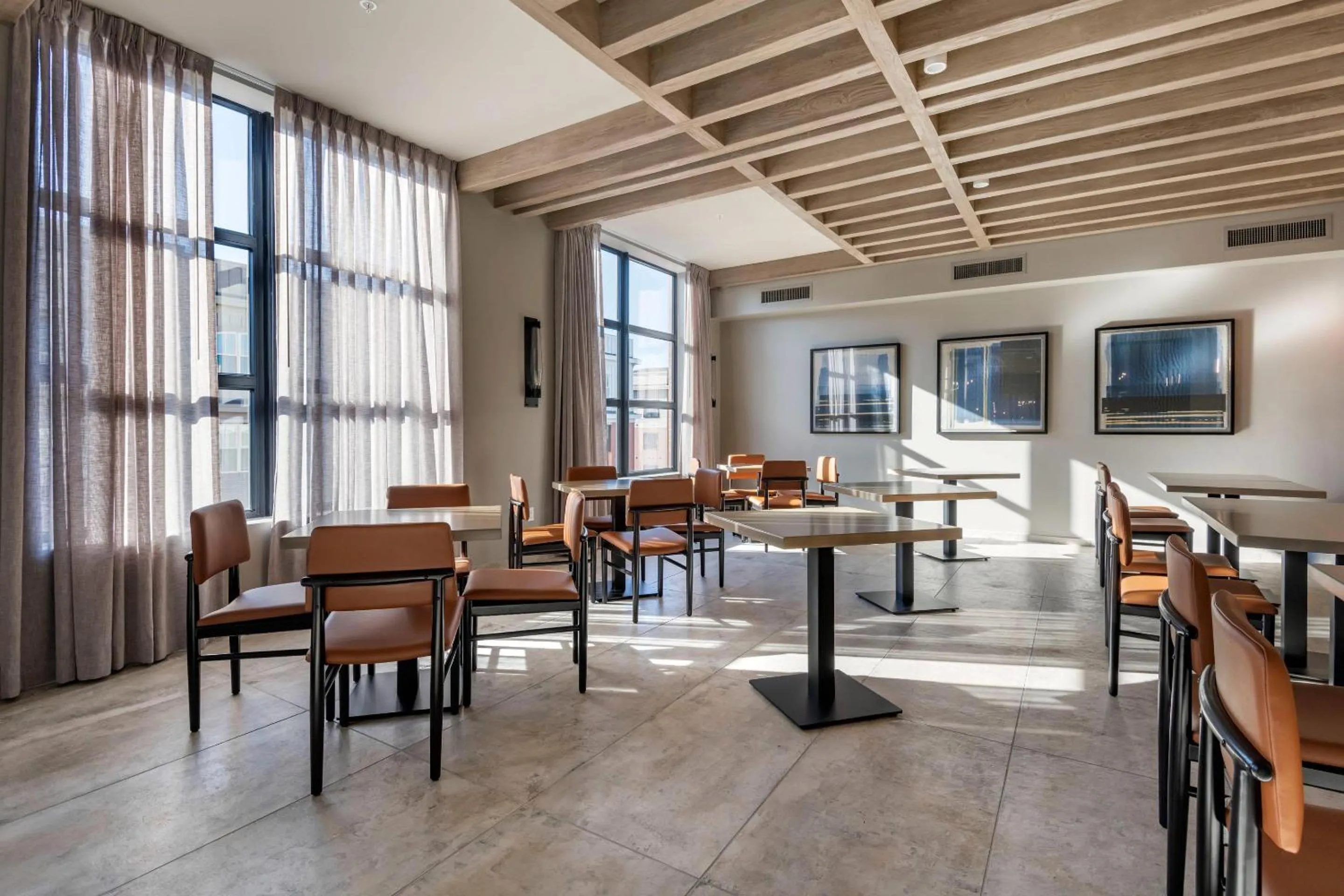 Restaurant/places to eat in Cambria Hotel Portland Downtown Old Port