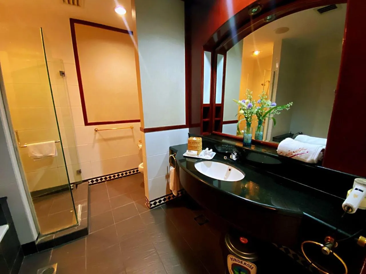 Bathroom in Ponderosa Golf & Country Resort