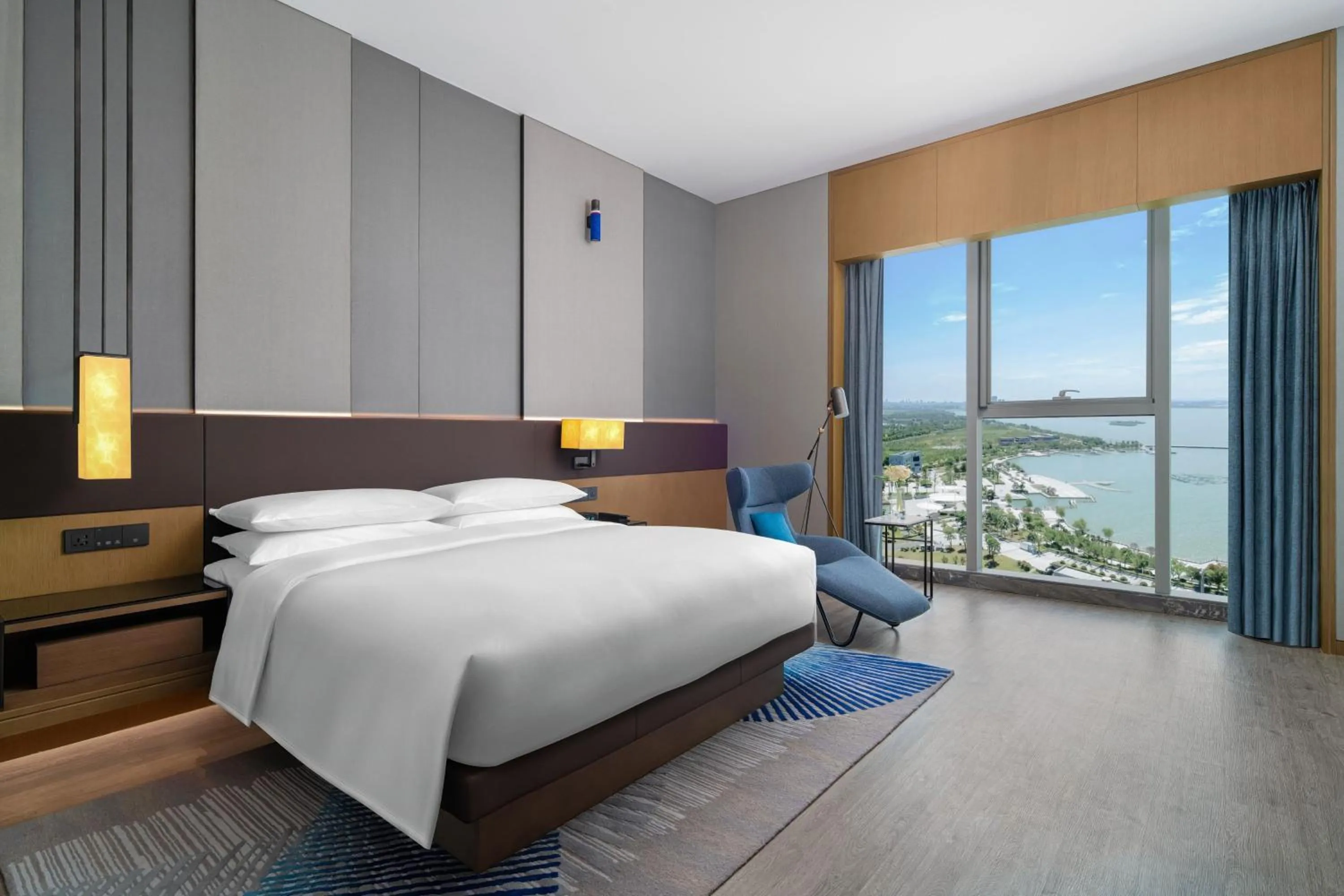 Photo of the whole room, Bed in Renaissance Changzhou Wujin Hotel