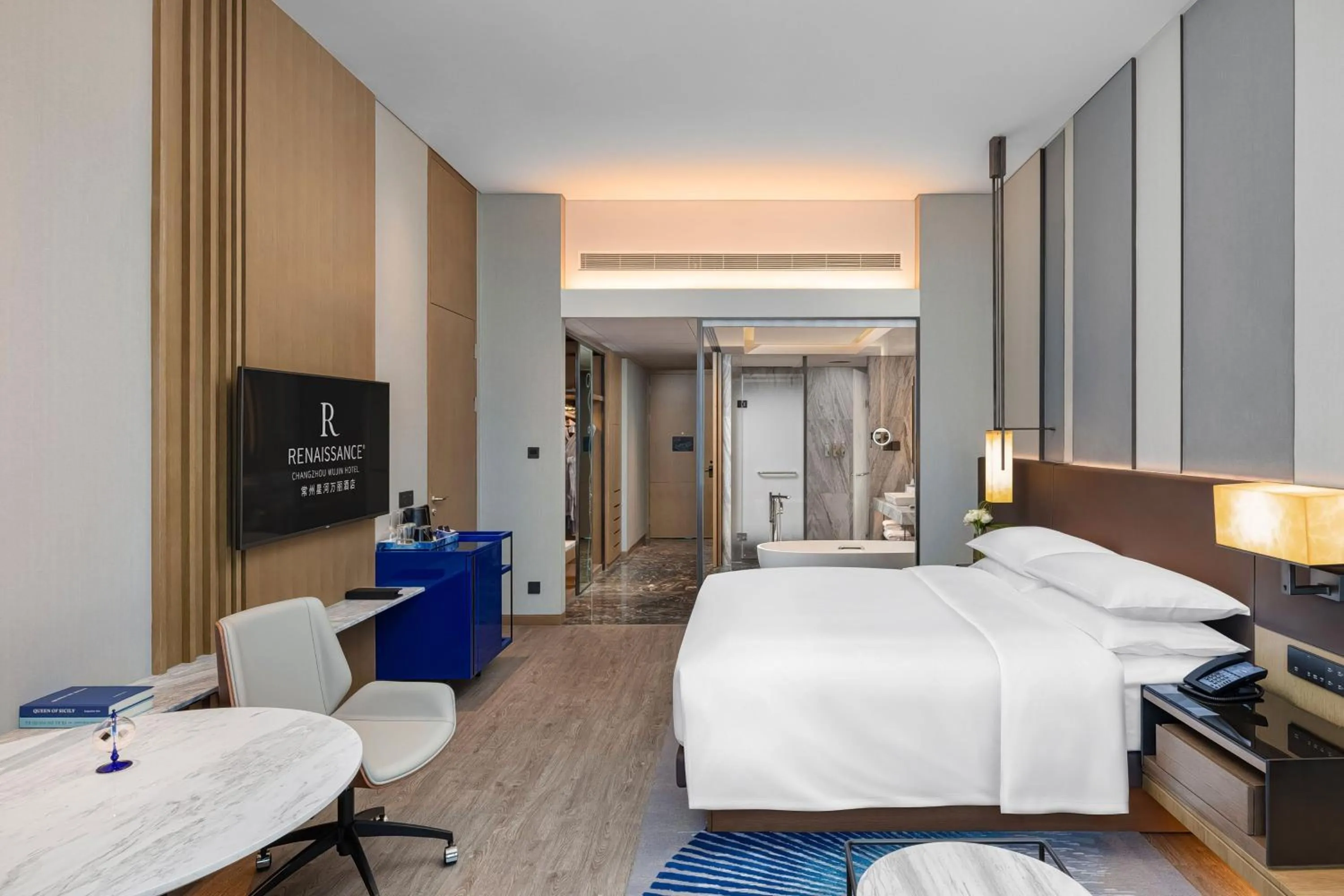 Photo of the whole room, Bed in Renaissance Changzhou Wujin Hotel