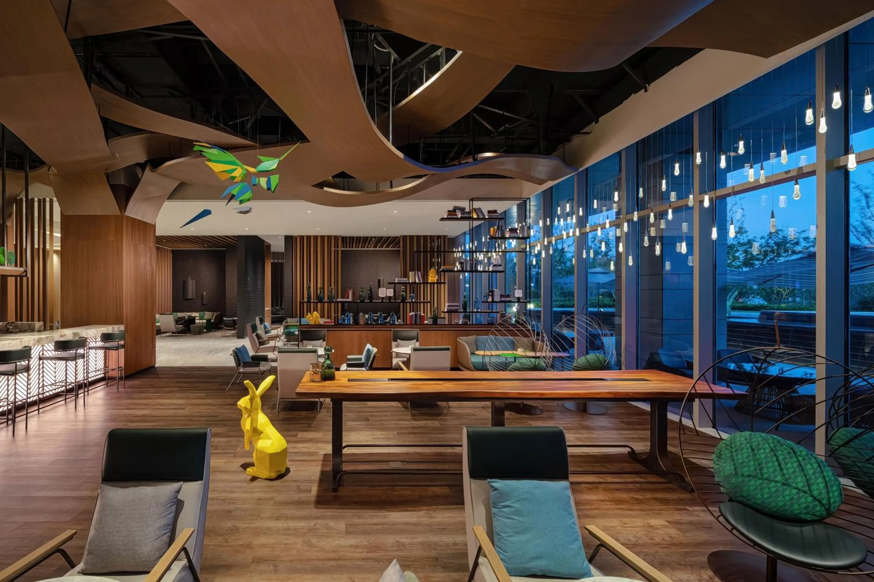 Lounge or bar in Renaissance Changzhou Wujin Hotel