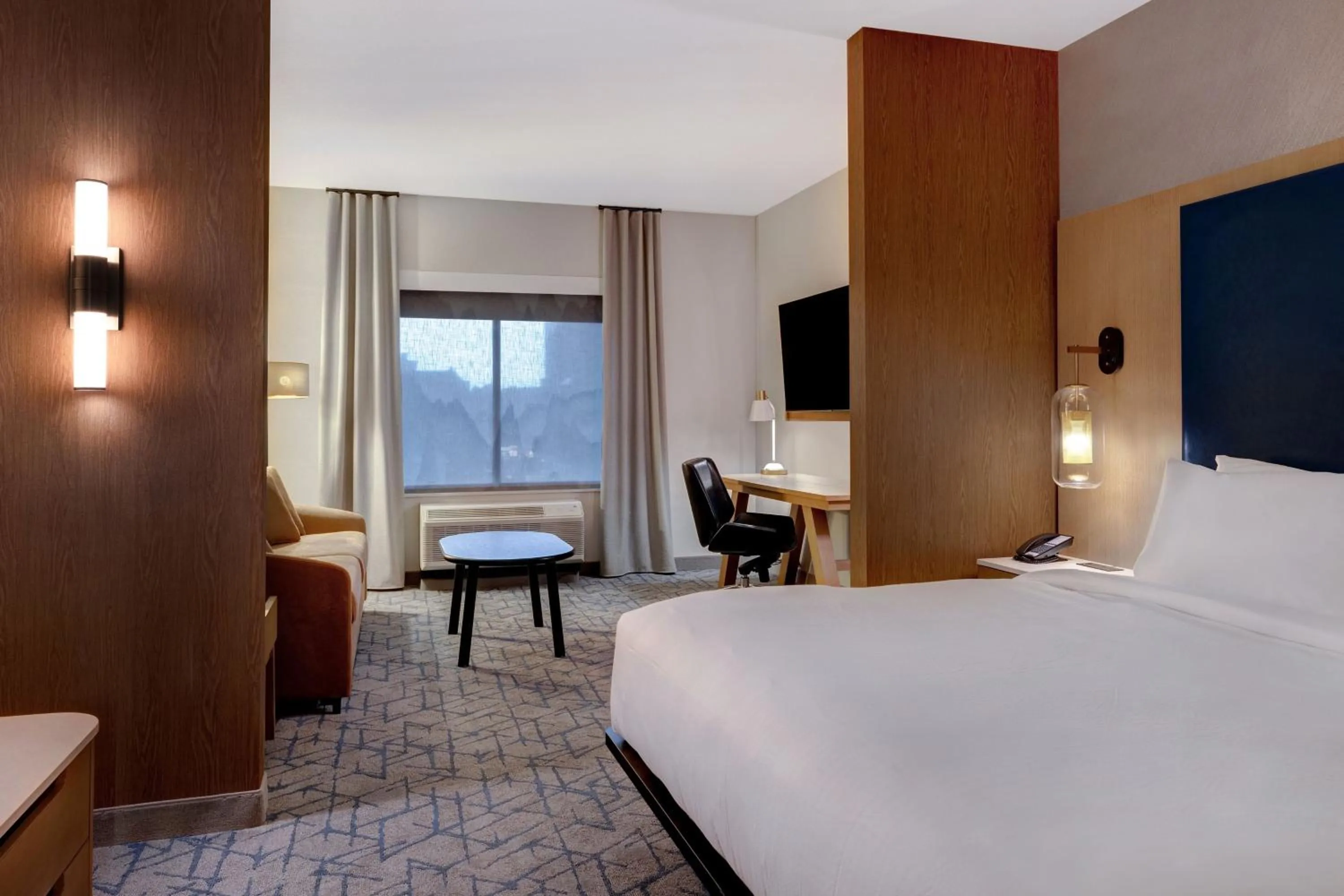 Photo of the whole room, Bed in Fairfield by Marriott Inn & Suites Minneapolis Downtown