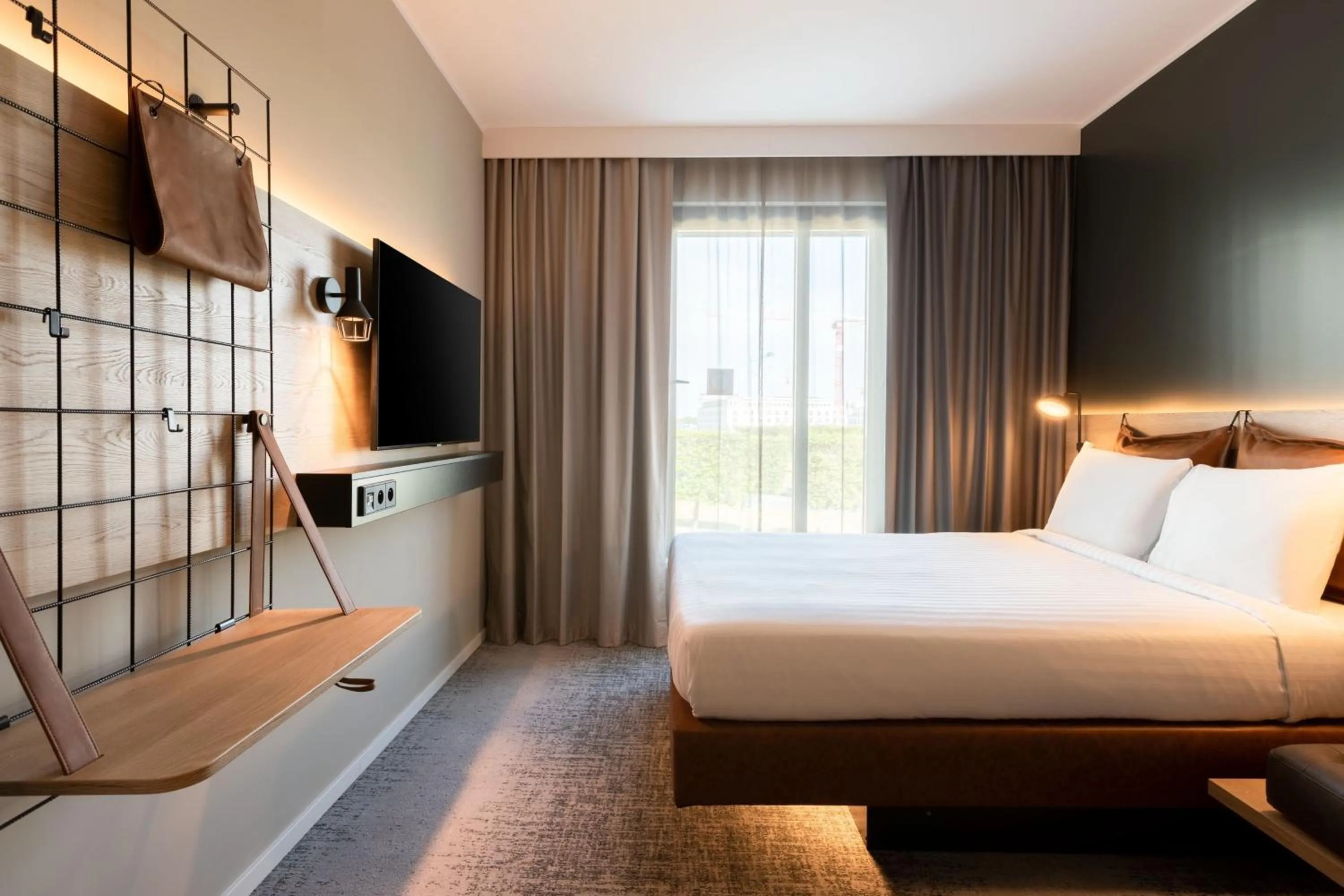 Bedroom, Bed in Moxy Paris Val d'Europe