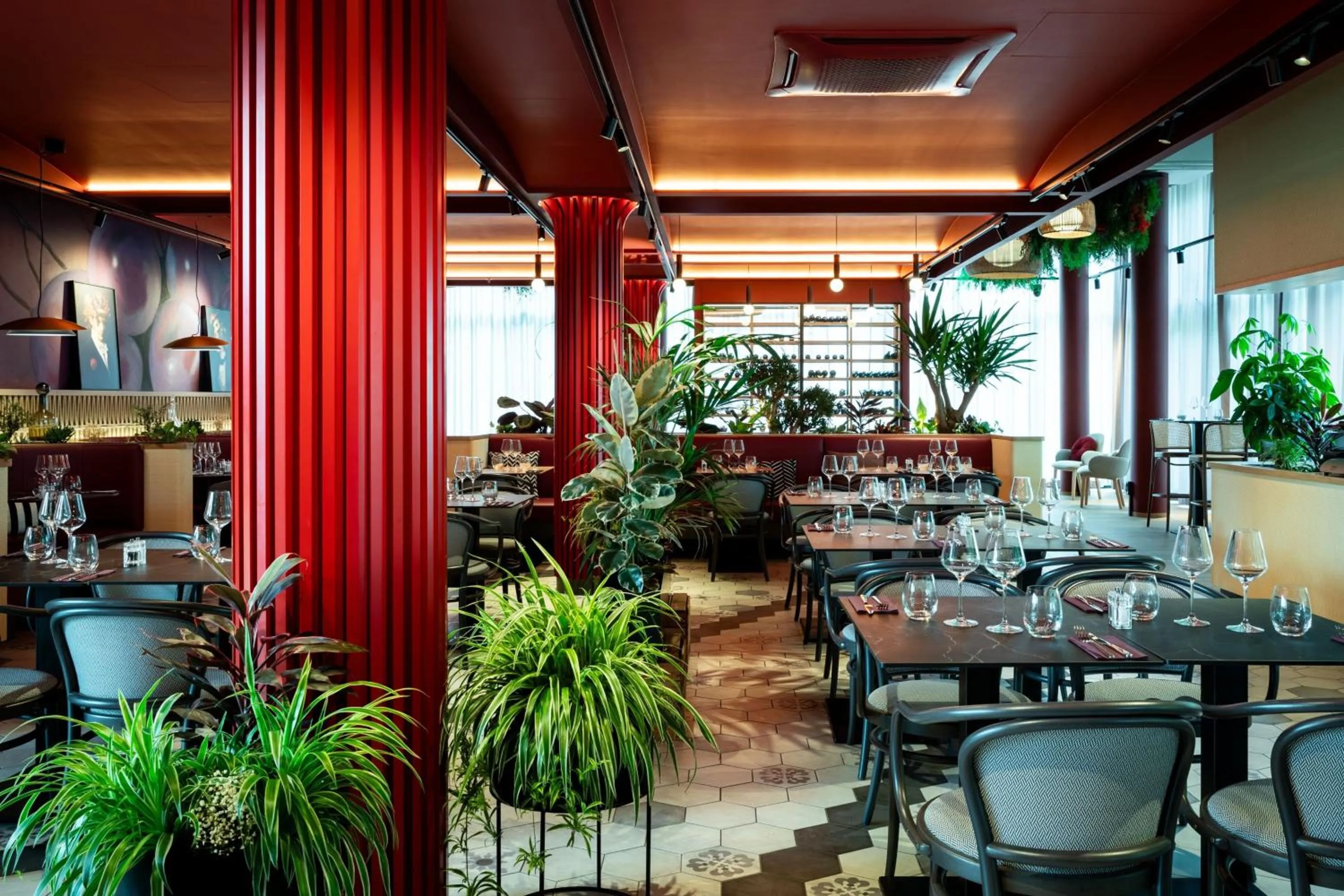 Restaurant/places to eat in Moxy Paris Val d'Europe
