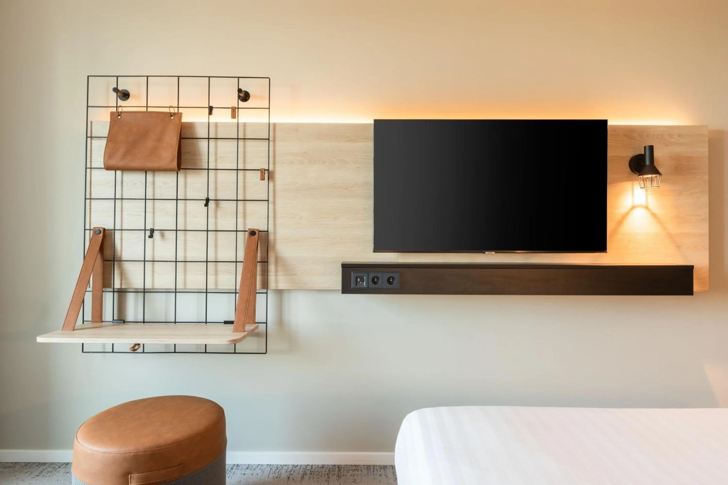 Bedroom, Bed in Moxy Paris Val d'Europe