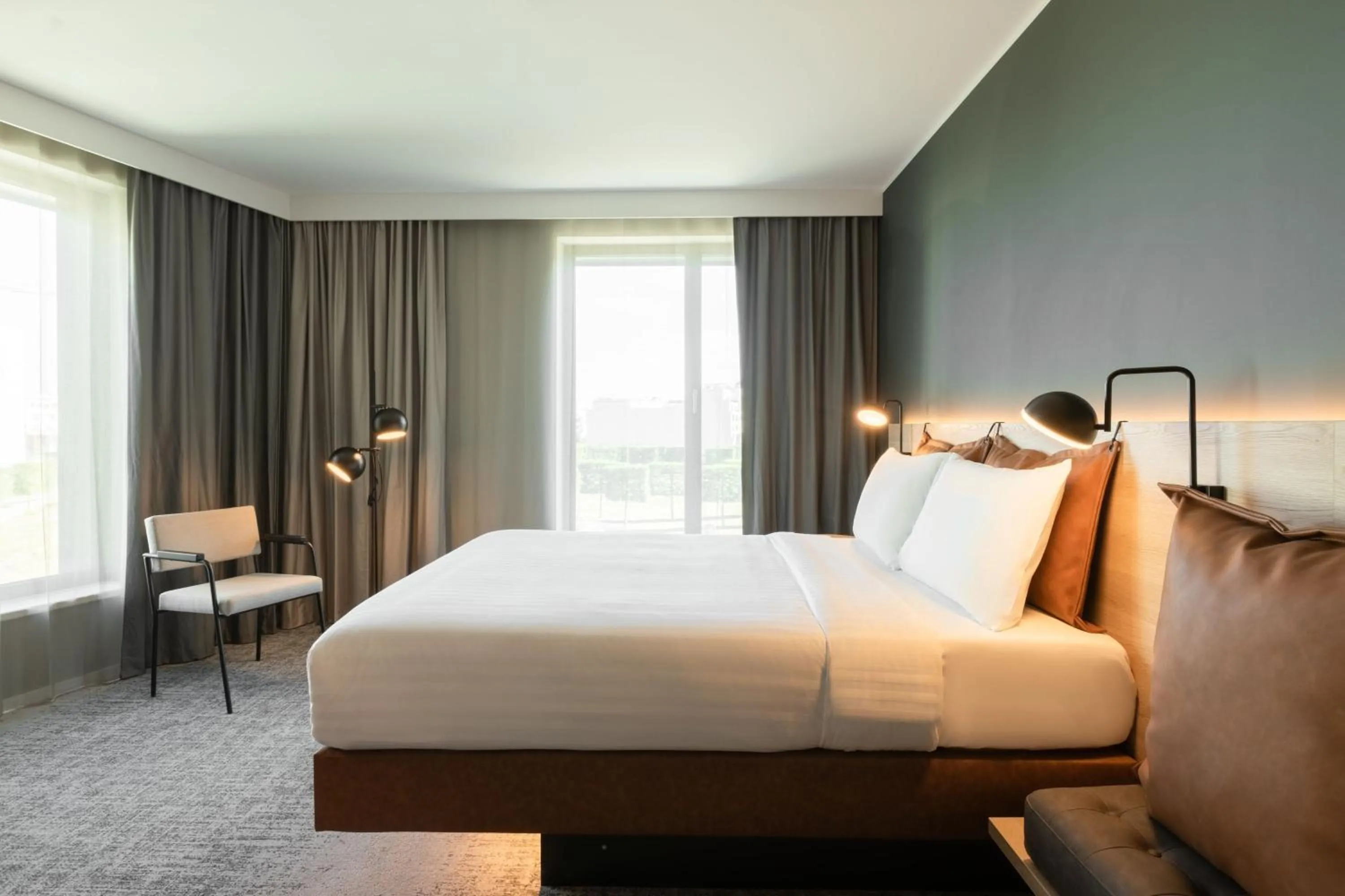 Bedroom, Bed in Moxy Paris Val d'Europe