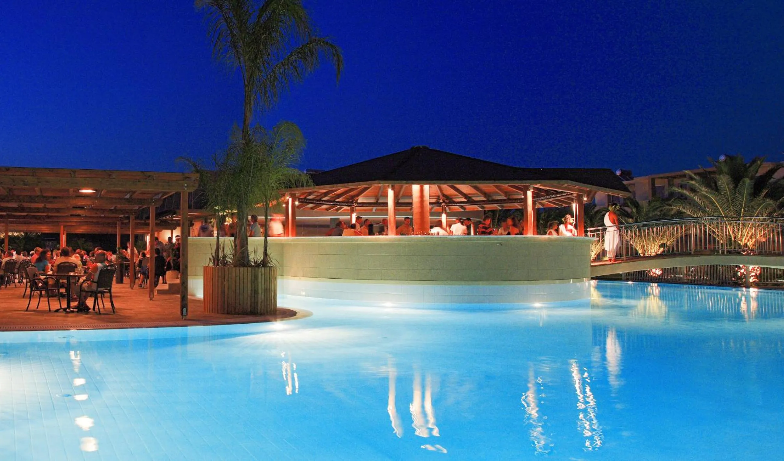 Lounge or bar in SANDY BEACH