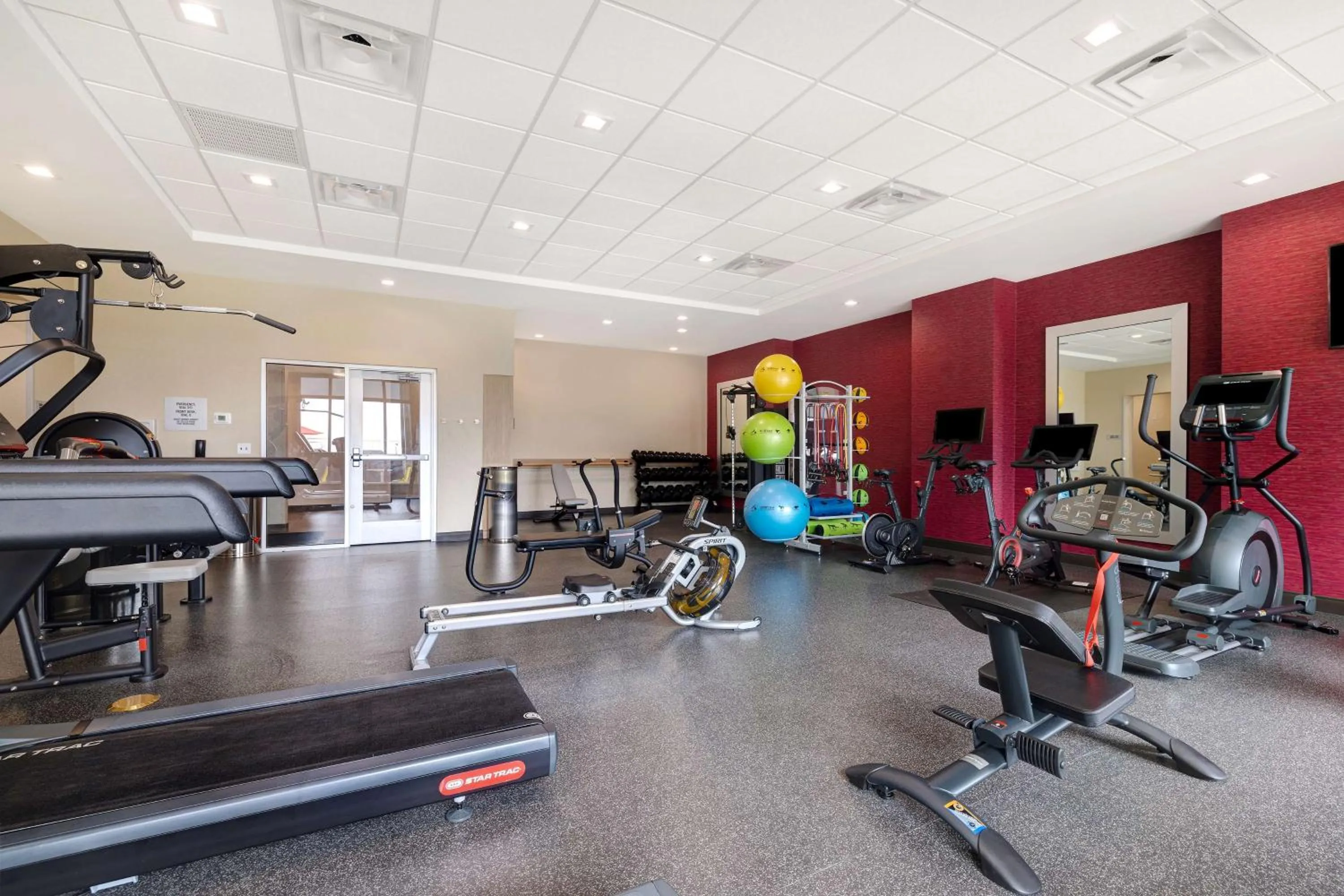 Fitness centre/facilities in Tru By Hilton Galveston, Tx