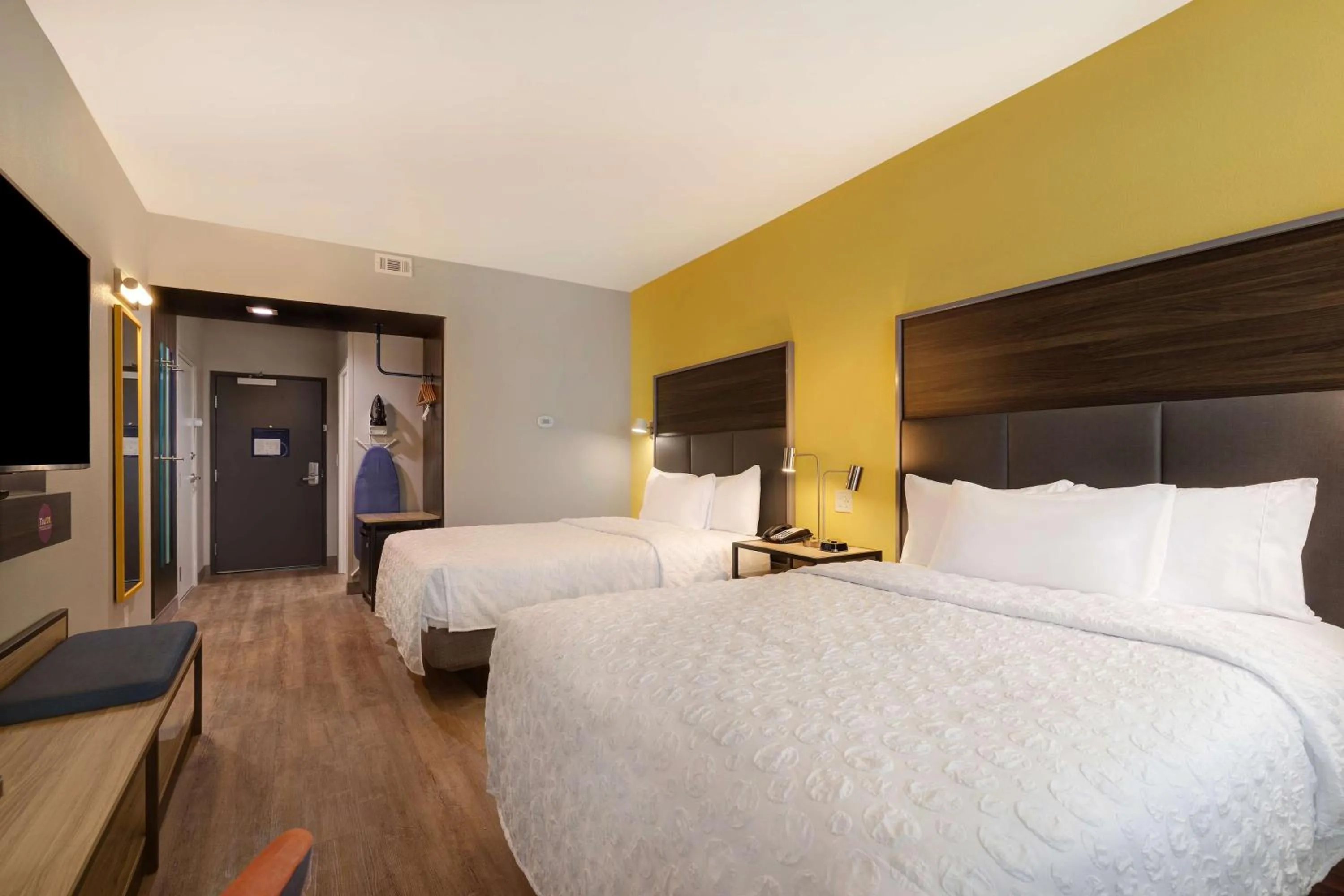 Bed in Tru By Hilton Galveston, Tx