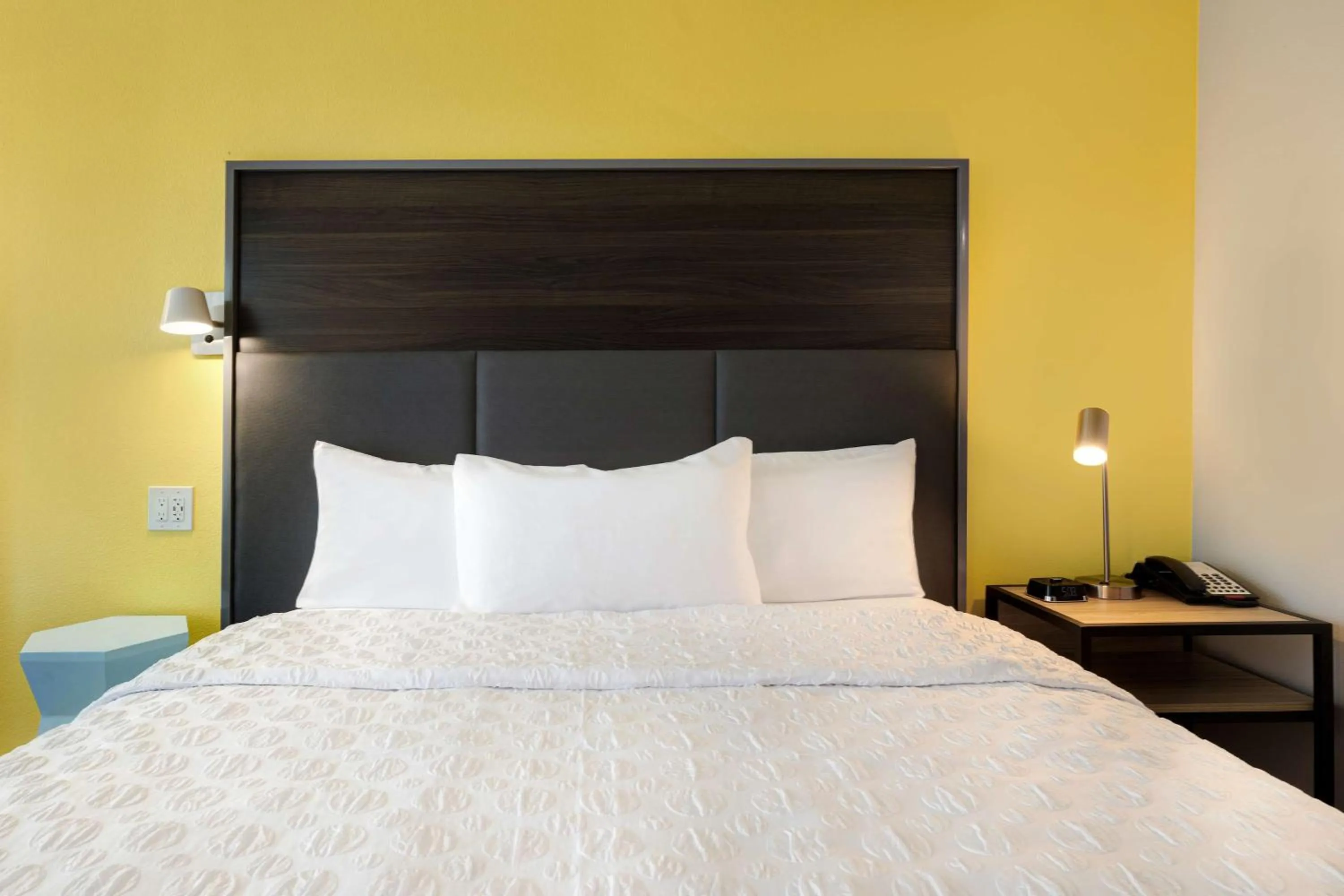 Bed in Tru By Hilton Galveston, Tx