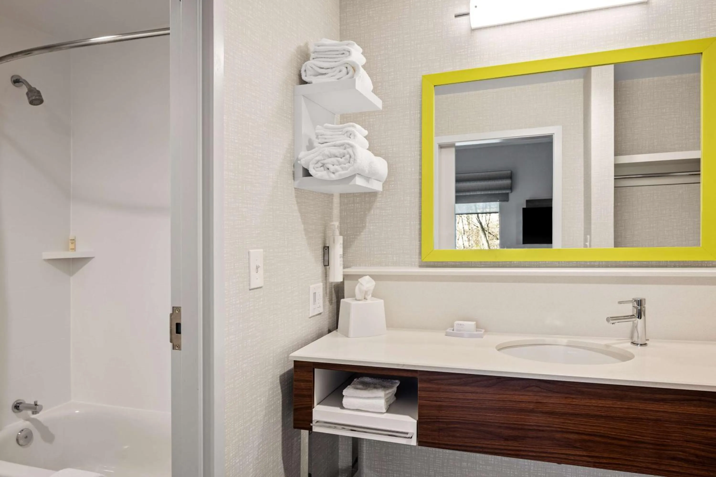 Bathroom in Hampton Inn & Suites Cincinnati West, Oh