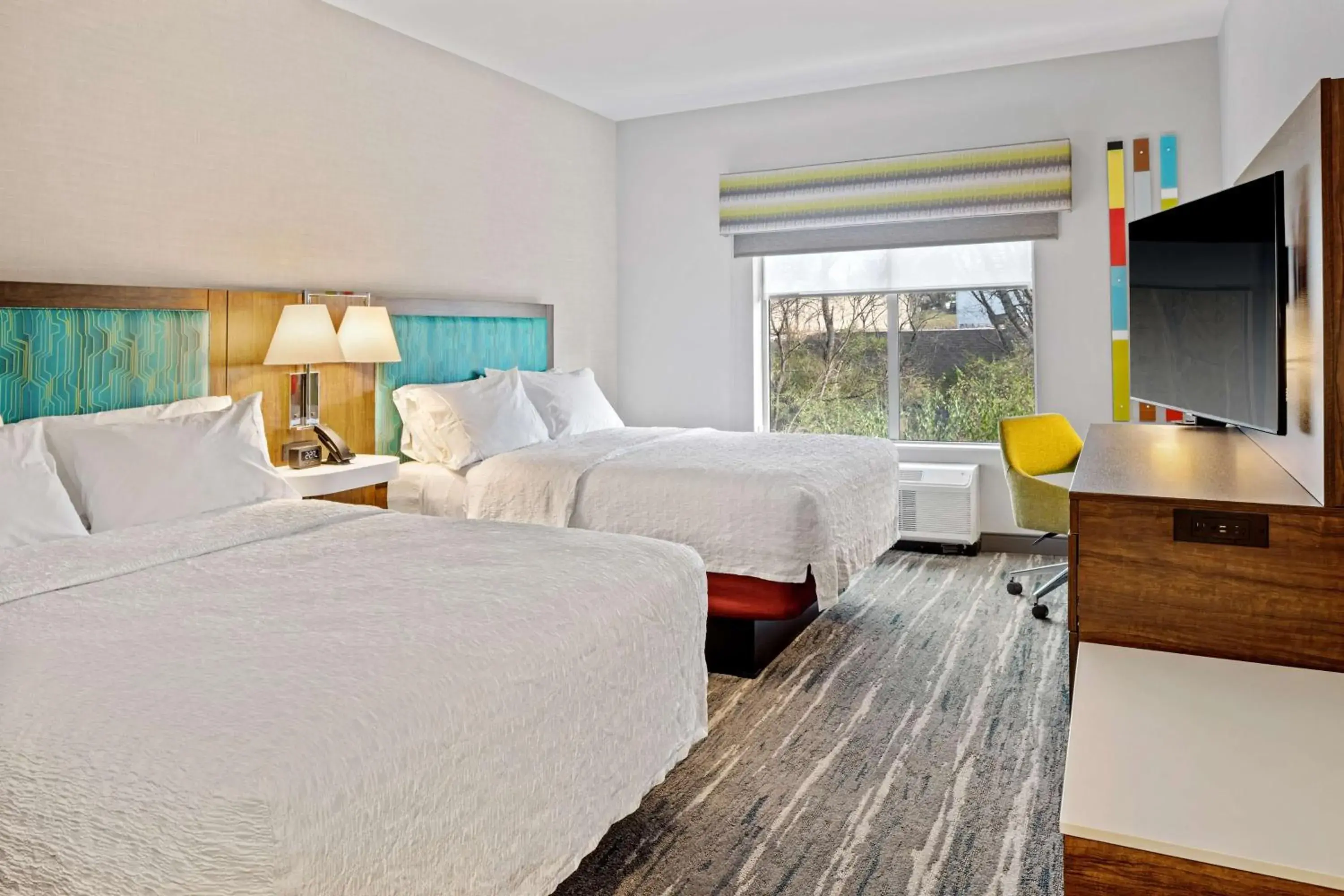 Bed in Hampton Inn & Suites Cincinnati West, Oh Bed in Hampton Inn & Suites Cincinnati West, Oh