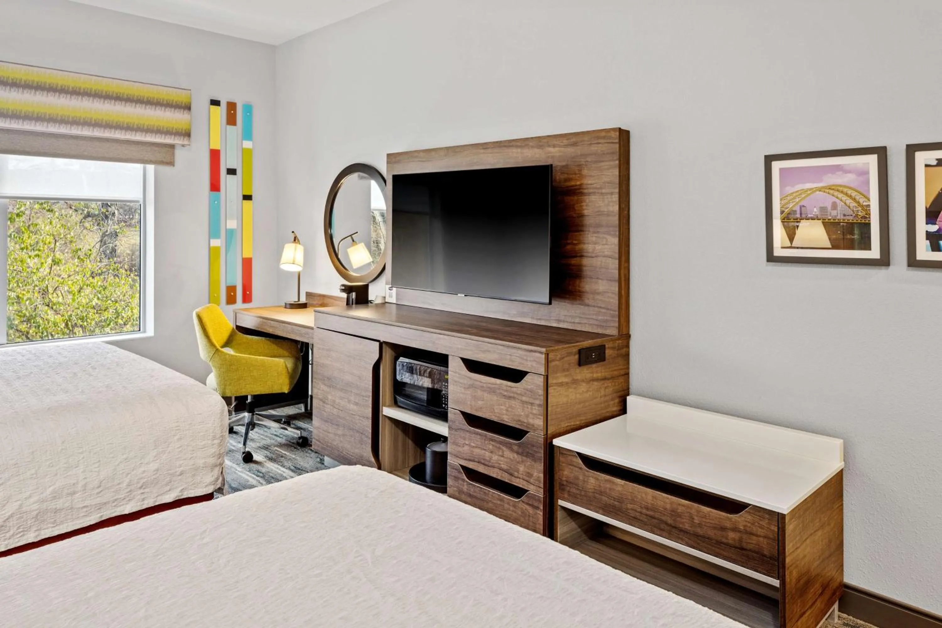 Bedroom, Bed in Hampton Inn & Suites Cincinnati West, Oh