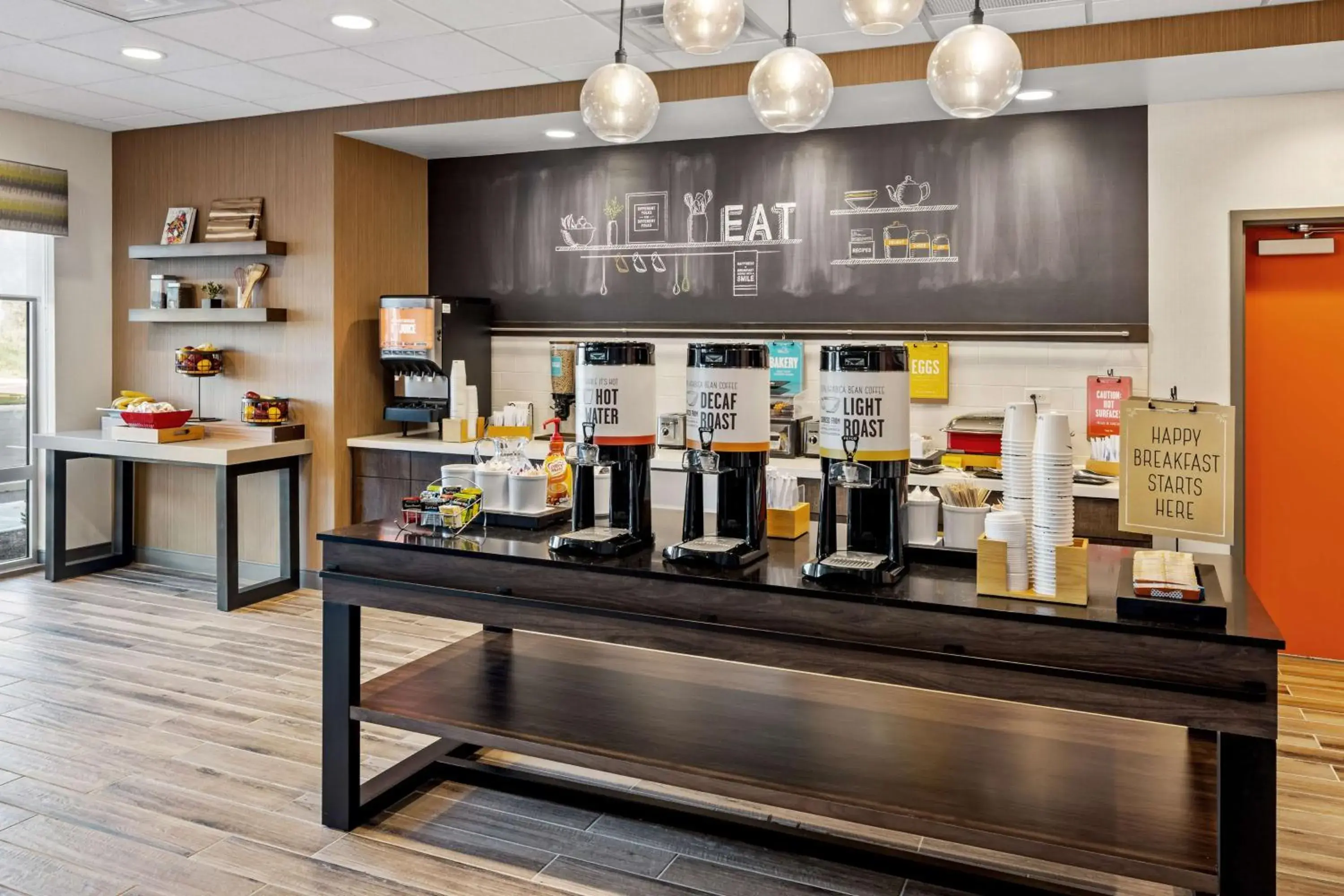 Breakfast in Hampton Inn & Suites Cincinnati West, Oh Breakfast in Hampton Inn & Suites Cincinnati West, Oh