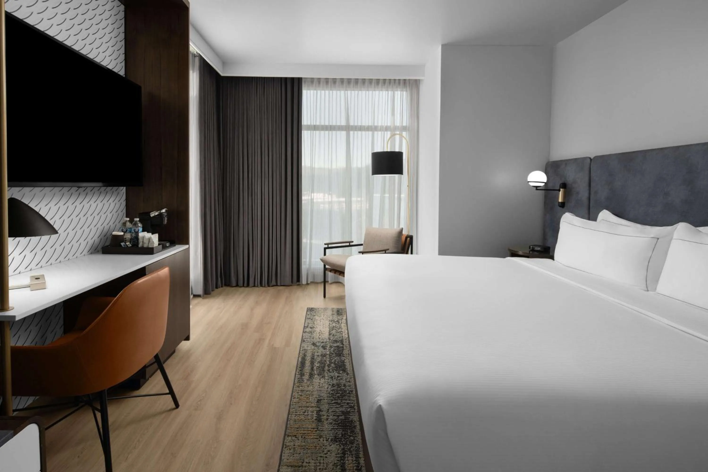 Bedroom, Bed in Hotel West & Main Conshohocken, Tapestry Collection Hilton